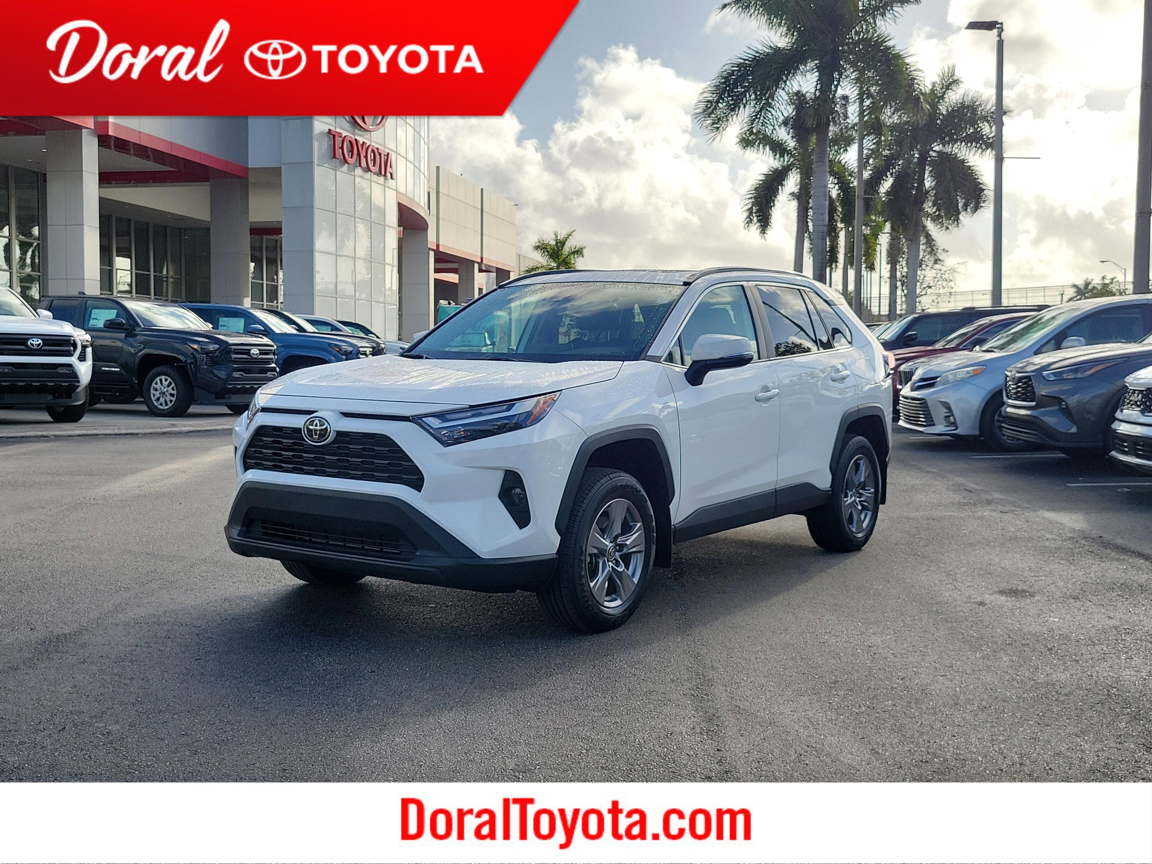 Toyota Rav4 Xle Fwd - Thumbnail 2