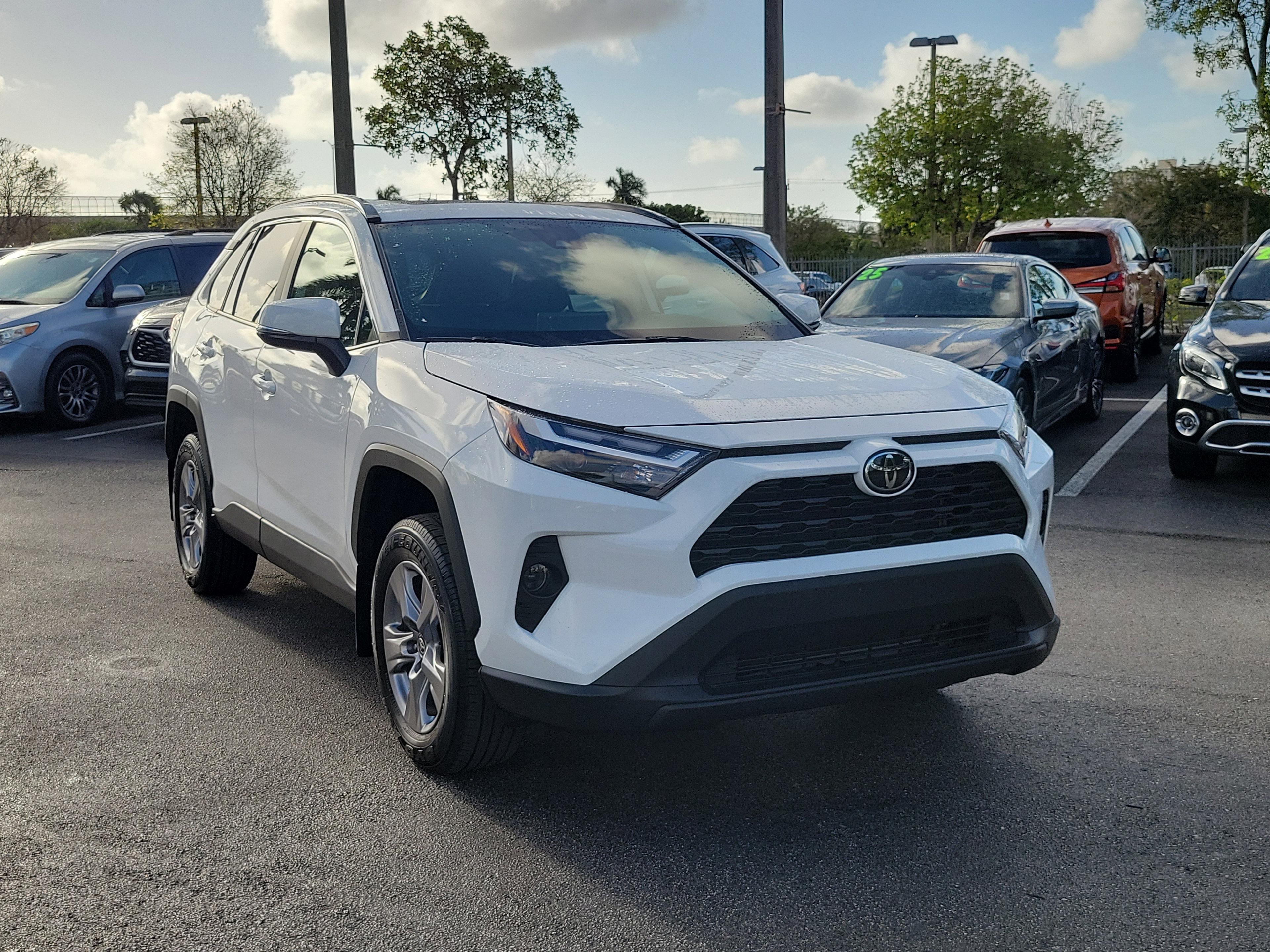 Toyota Rav4 Xle Fwd - Thumbnail 4