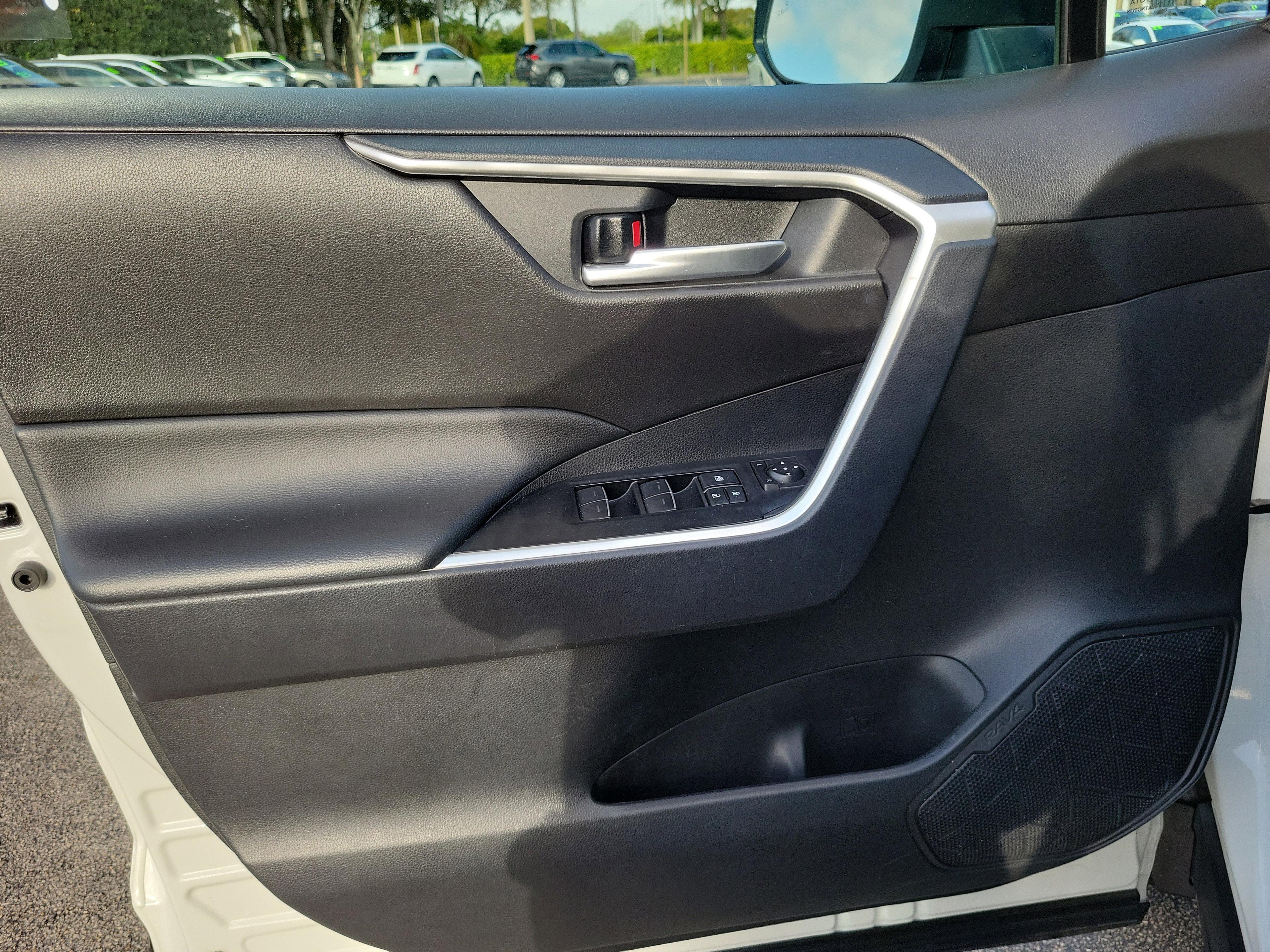 Toyota Rav4 Xle Fwd - Thumbnail 12