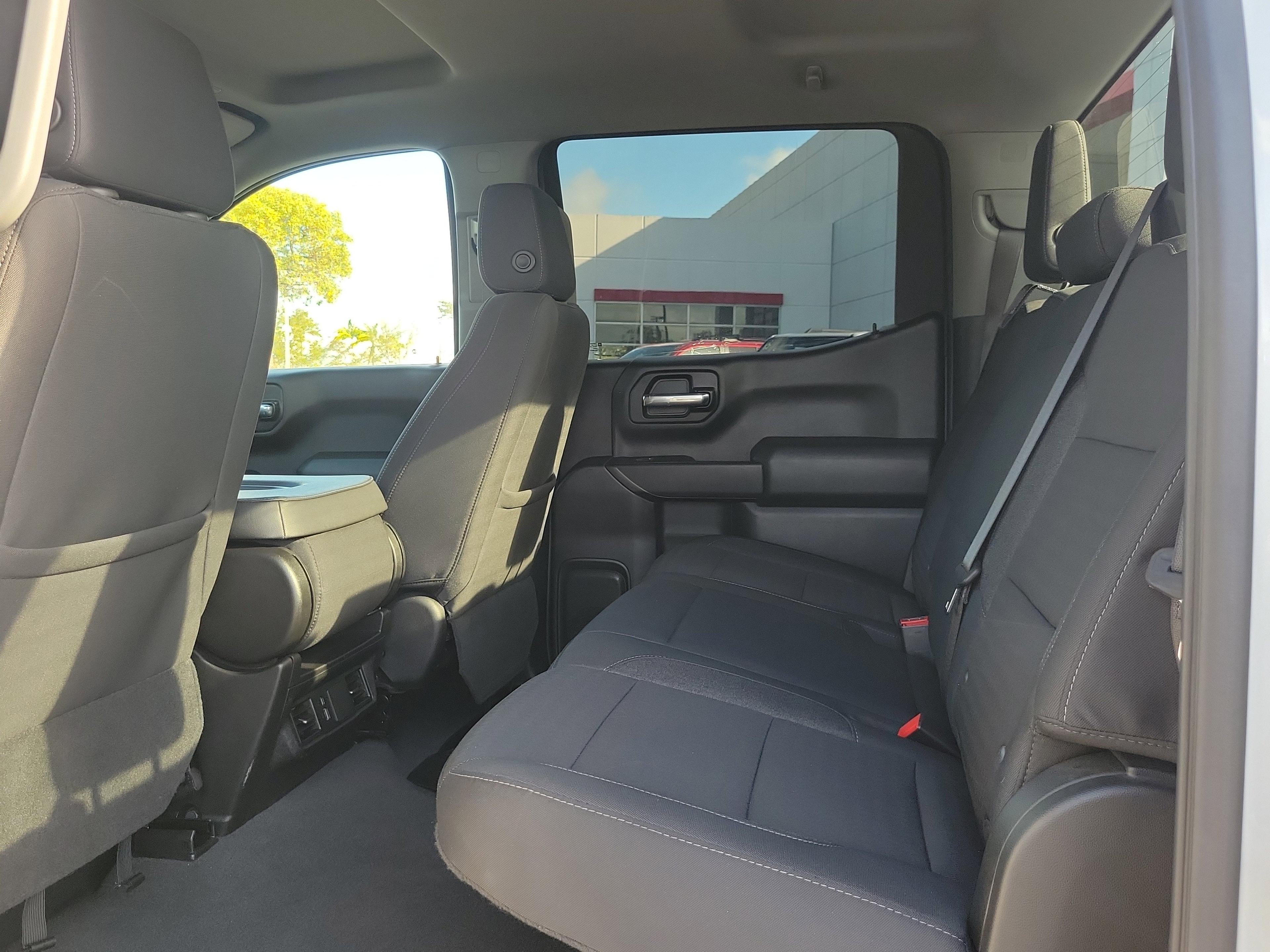 Chevrolet Silverado 1500 Custom Rwd Crew Cab - Thumbnail 10