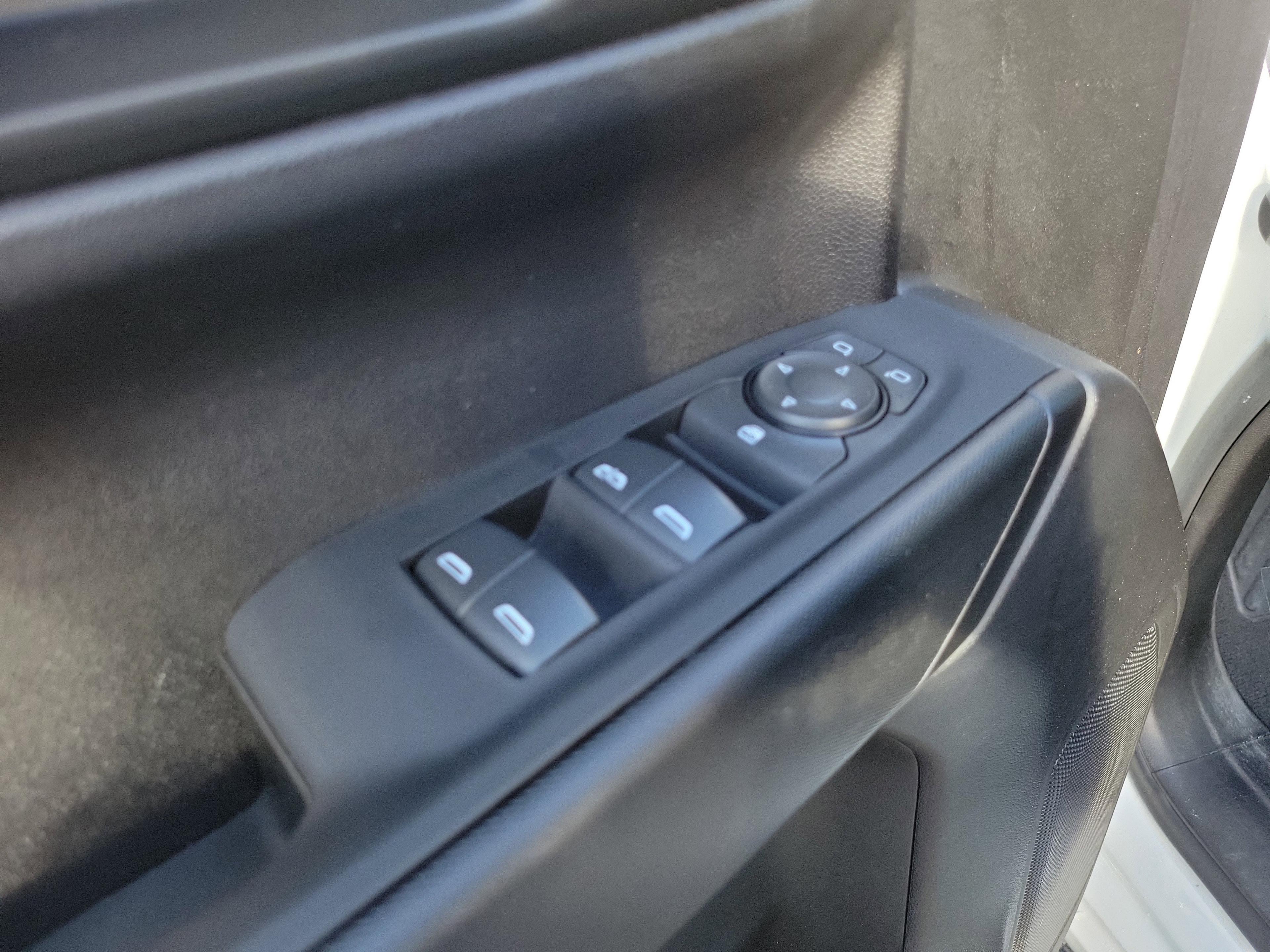 Chevrolet Silverado 1500 Custom Rwd Crew Cab - Thumbnail 14