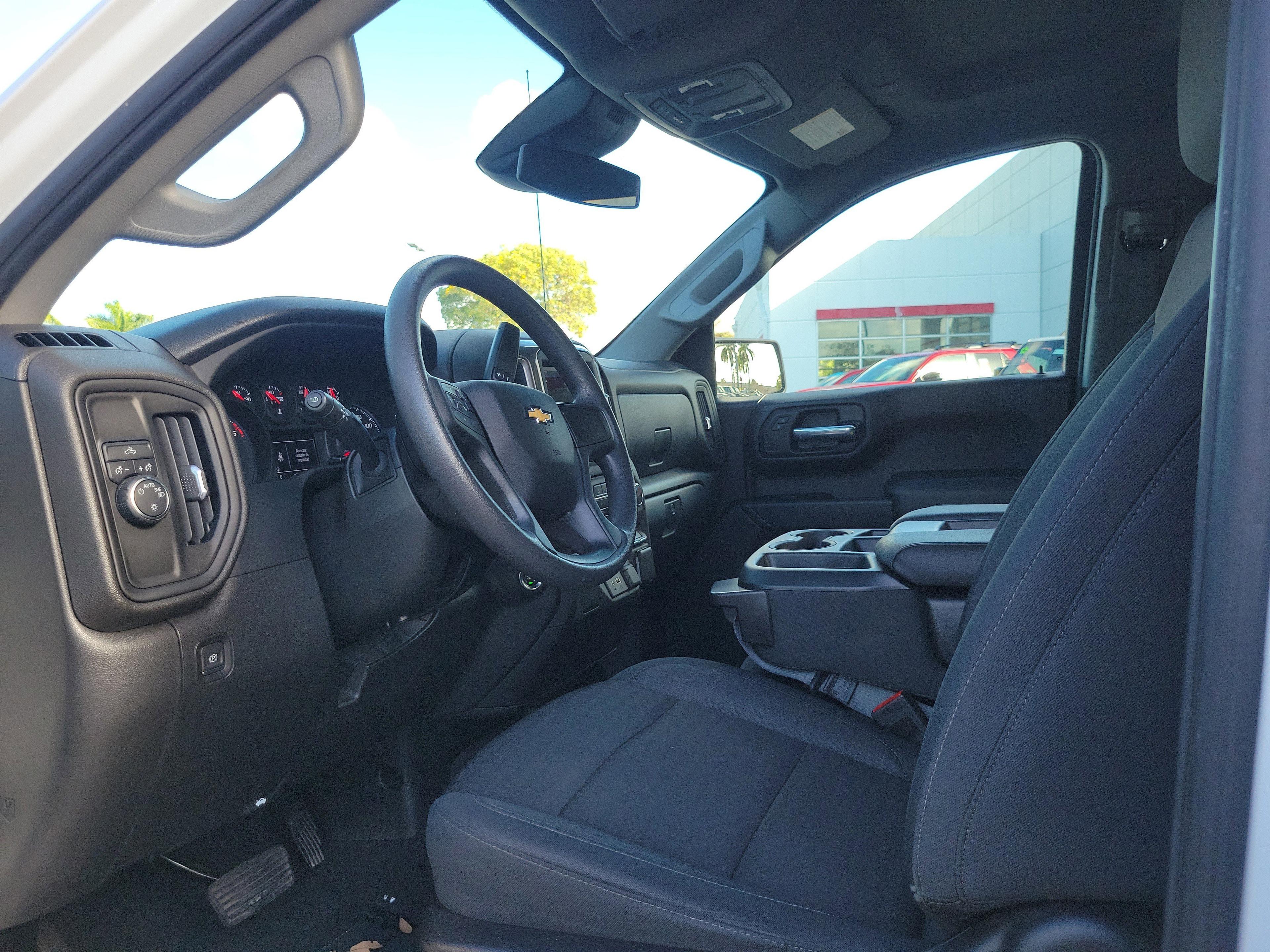 Chevrolet Silverado 1500 Custom Rwd Crew Cab - Thumbnail 12