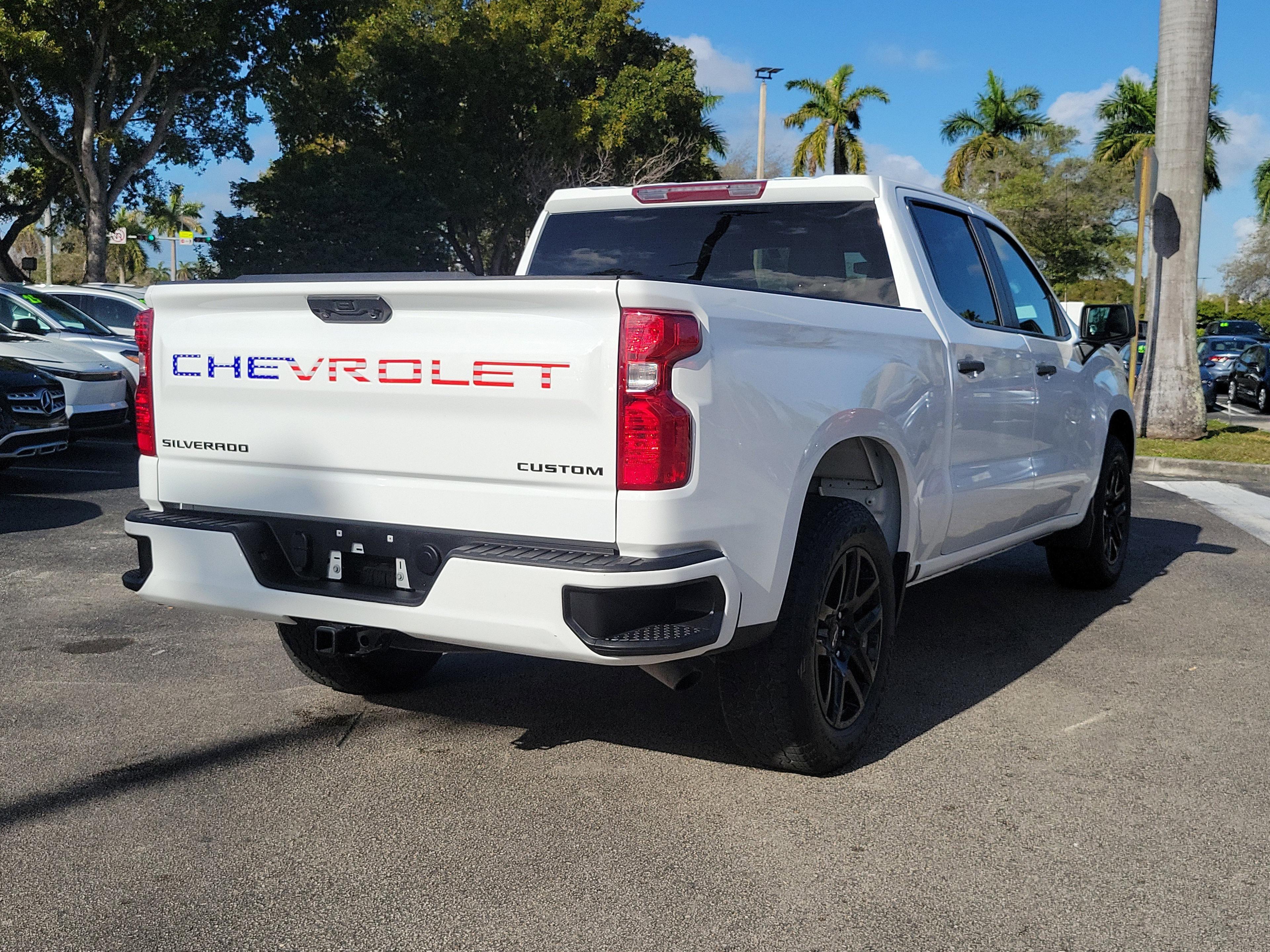 Chevrolet Silverado 1500 Custom Rwd Crew Cab - Thumbnail 5