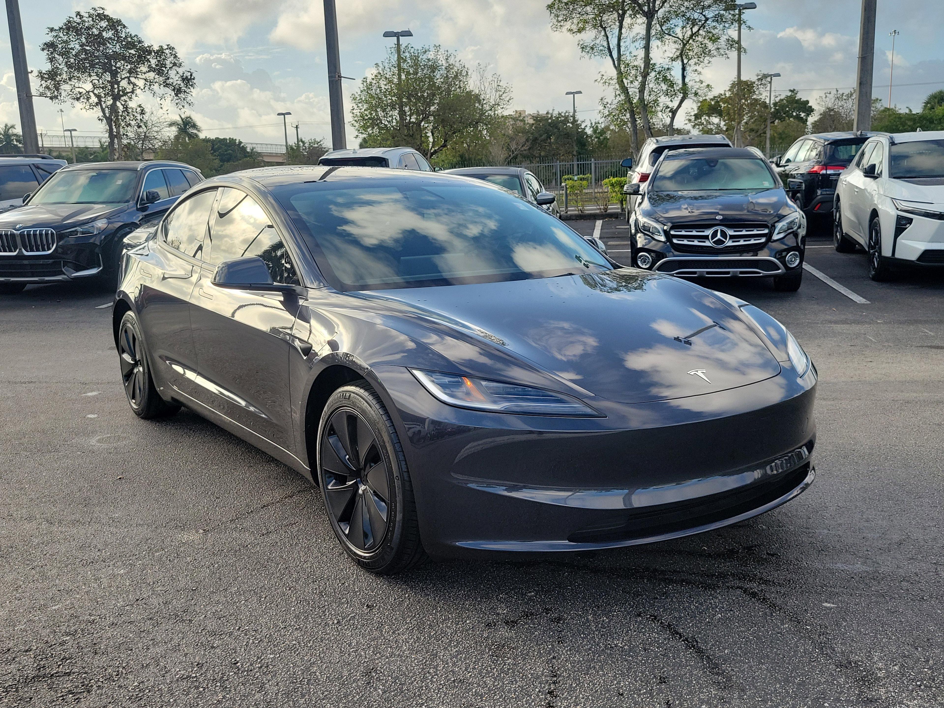 Tesla Model 3 Long Range Rwd - Thumbnail 4