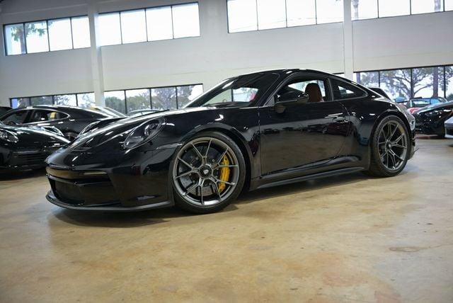 Porsche 911 GT3 Coupe w/Touring Package - View 1