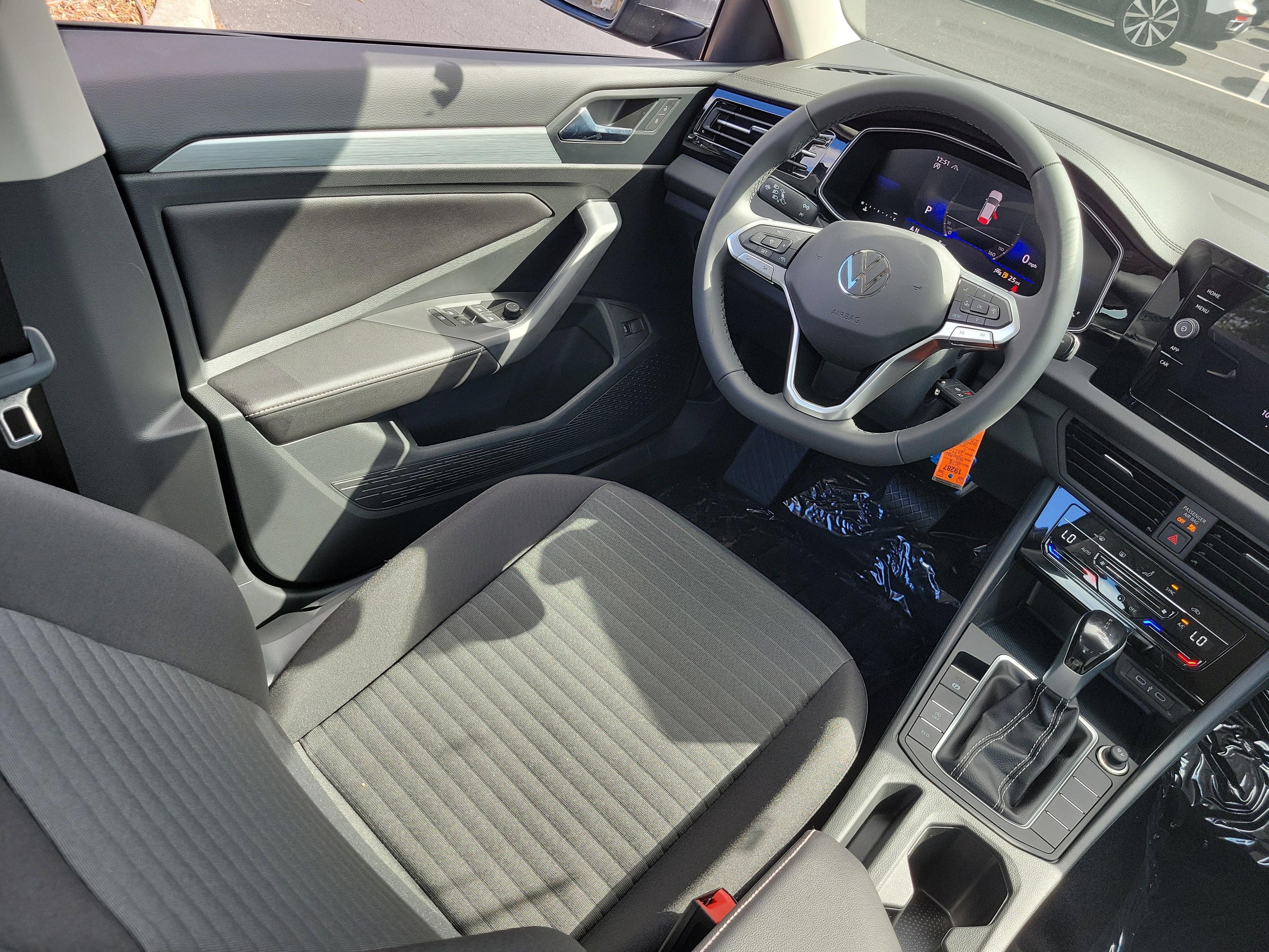 Volkswagen Jetta 1.5T S Fwd 4D Sedan - Thumbnail 4