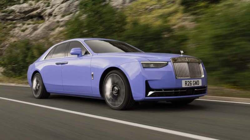 Rolls-Royce Ghost Arrives - Thumbnail 2