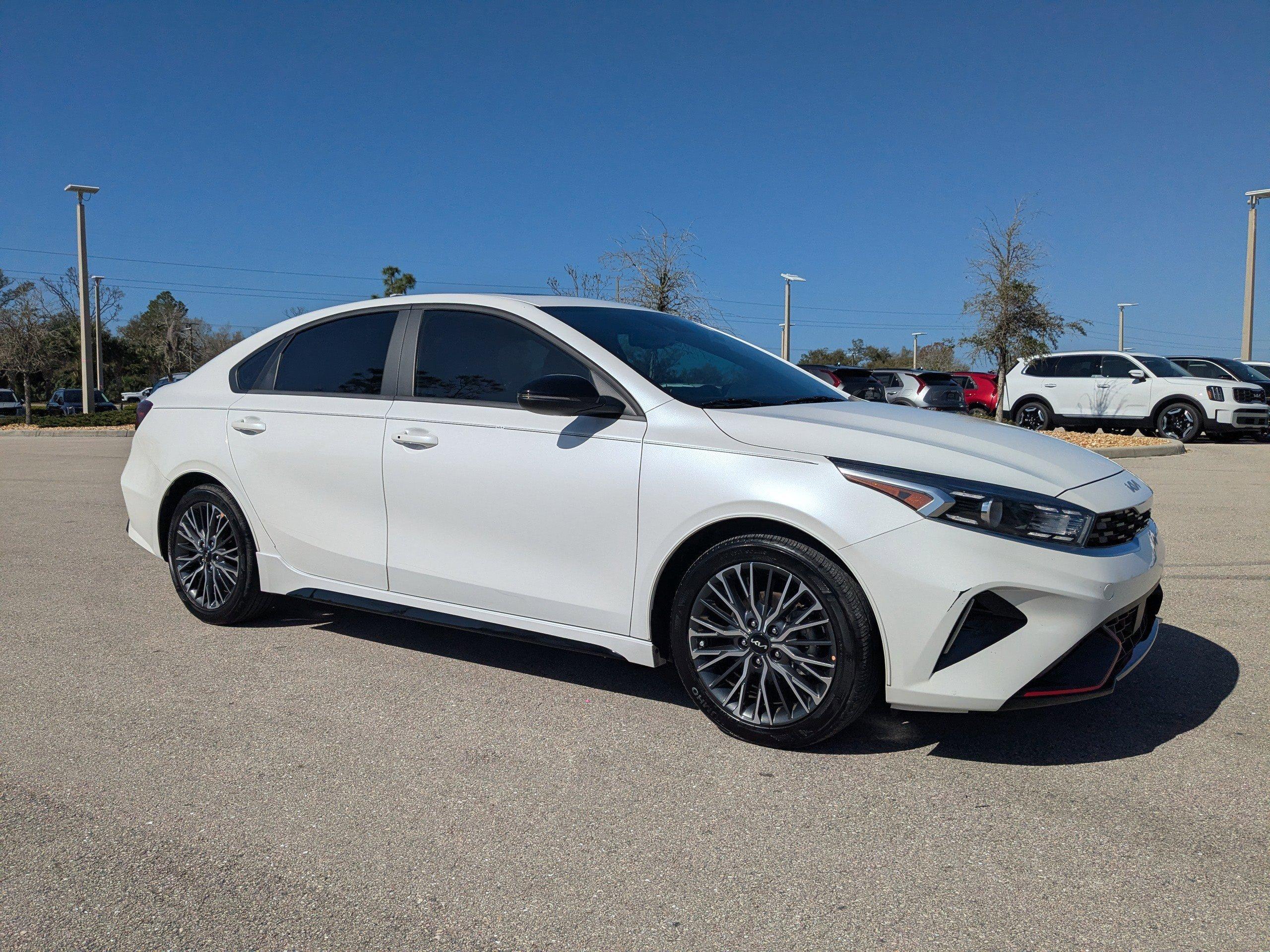 Kia Forte Gt-Line - Thumbnail 3