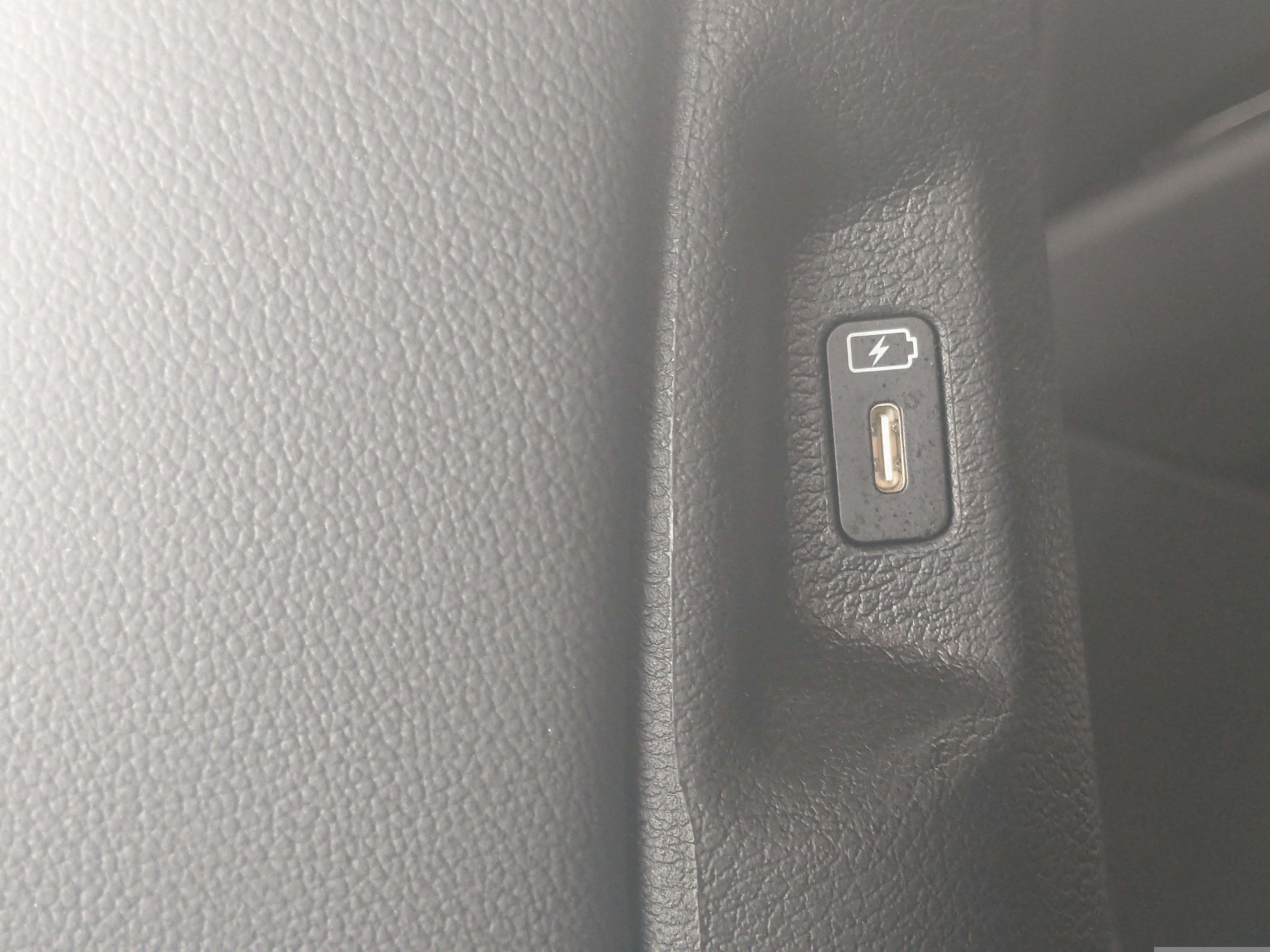 Kia Sportage Plug-In Hybrid X-Line - Thumbnail 19