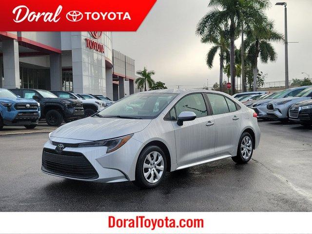Toyota Corolla Le Fwd - View 1