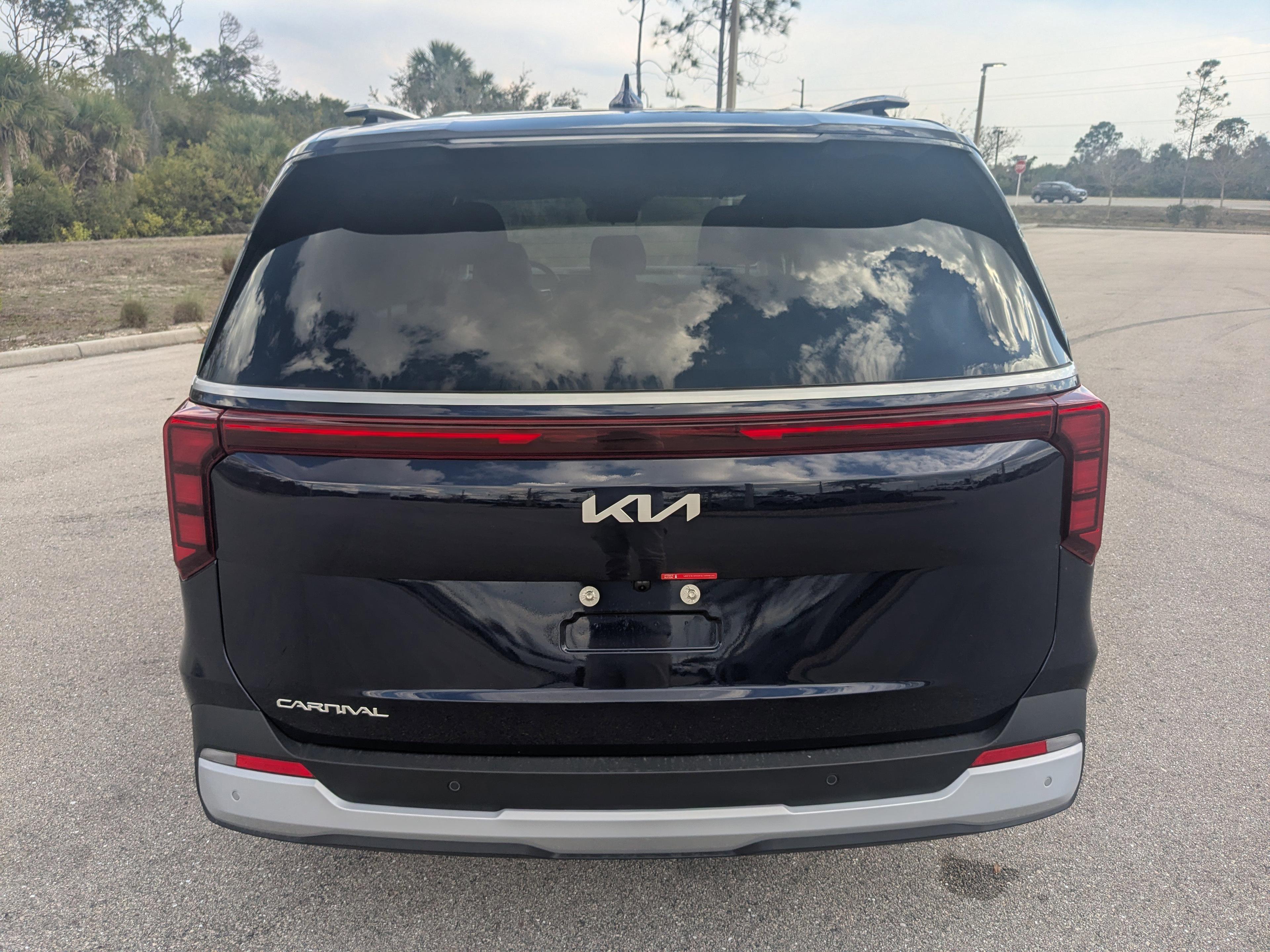 Kia Carnival Mpv Ex - Thumbnail 8