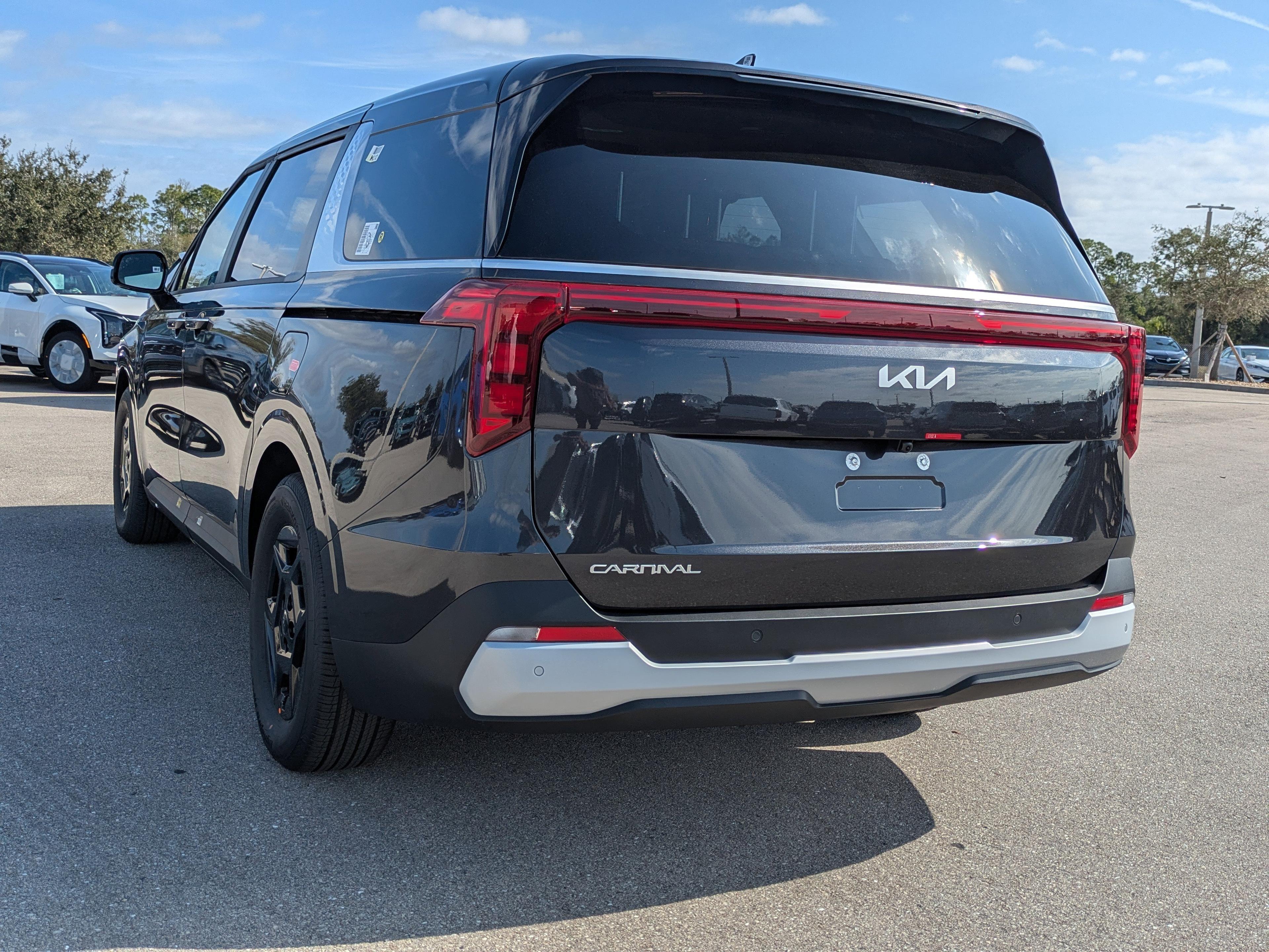 Kia Carnival Mpv Lxs - Thumbnail 8