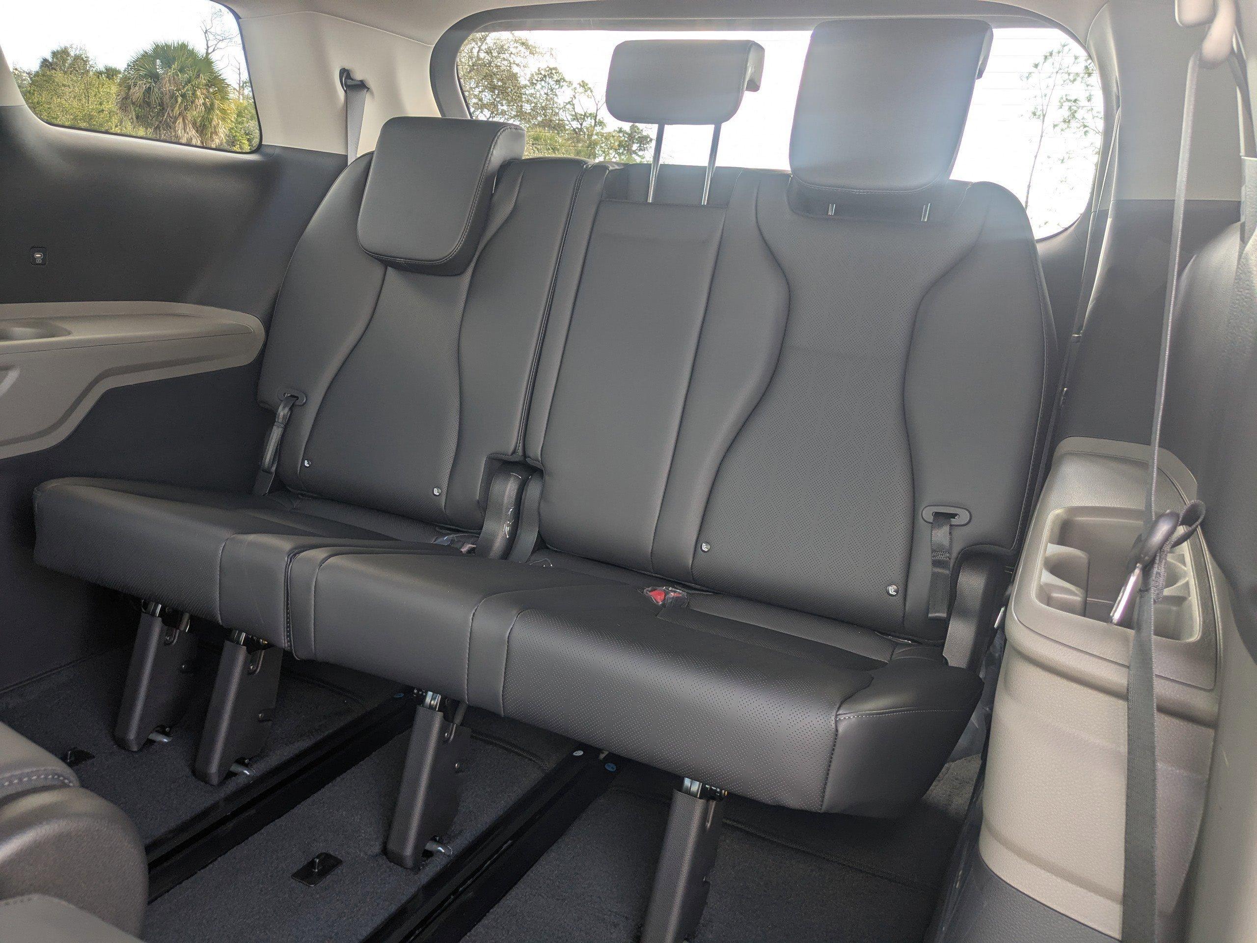 Kia Carnival Mpv Lxs - Thumbnail 15