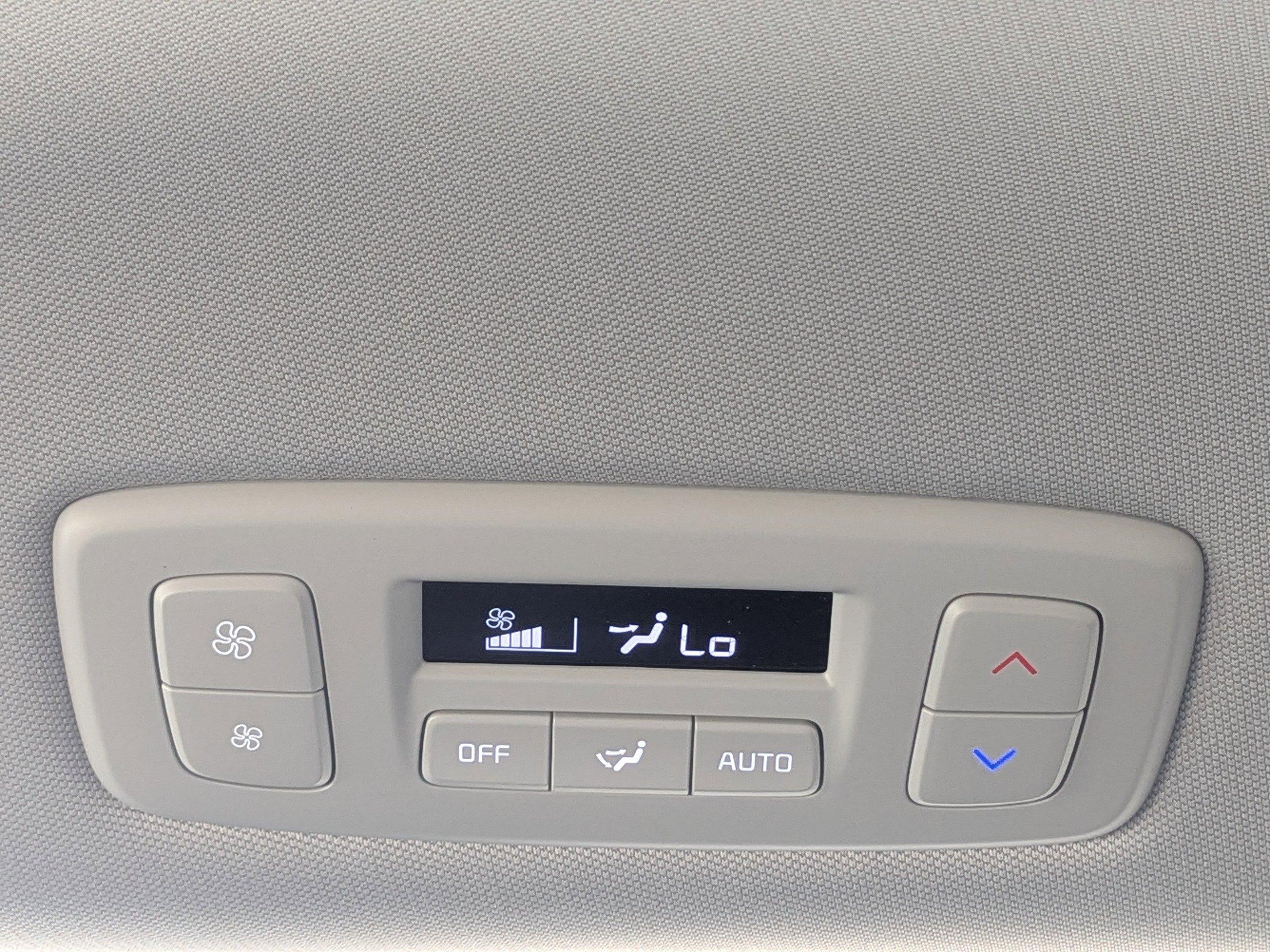 Kia Carnival Mpv Lxs - Thumbnail 20