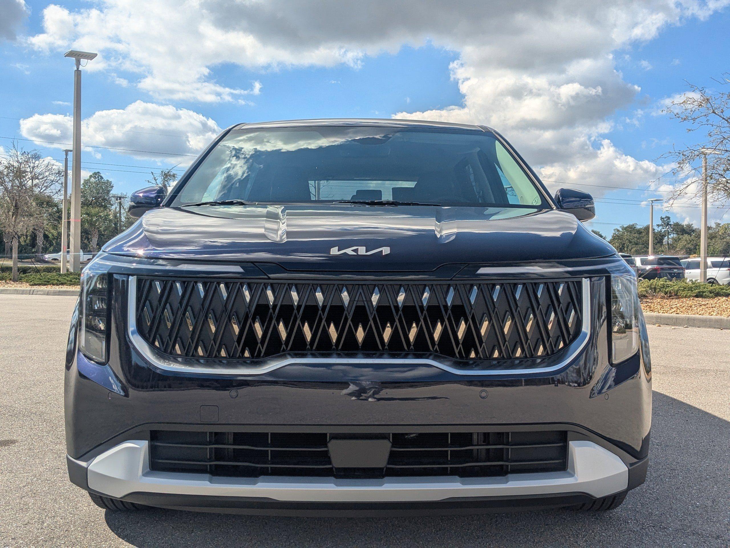 Kia Carnival Mpv Lxs - Thumbnail 4