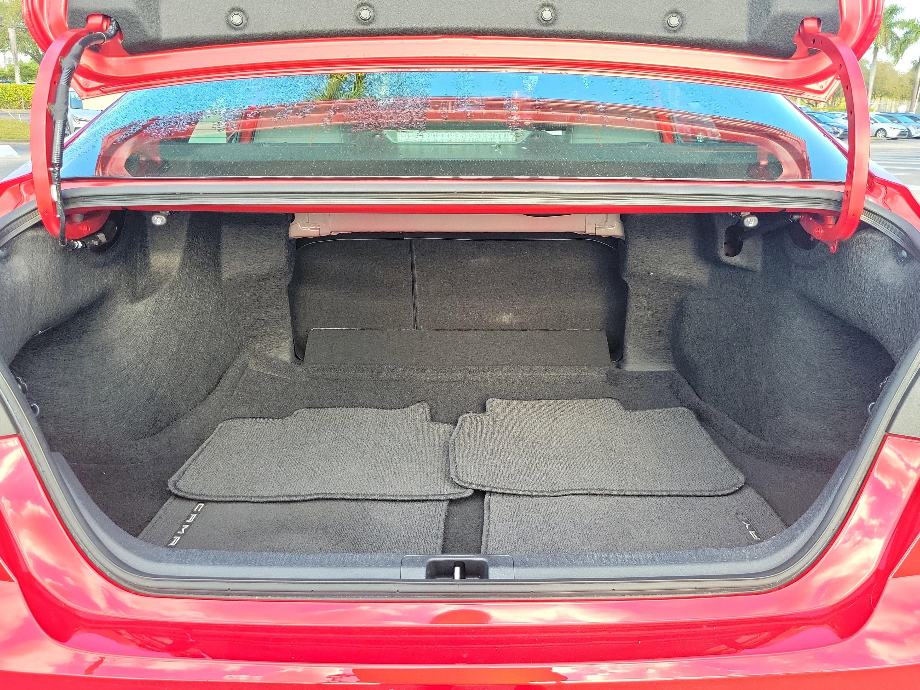 Toyota Camry Se Fwd - Thumbnail 9