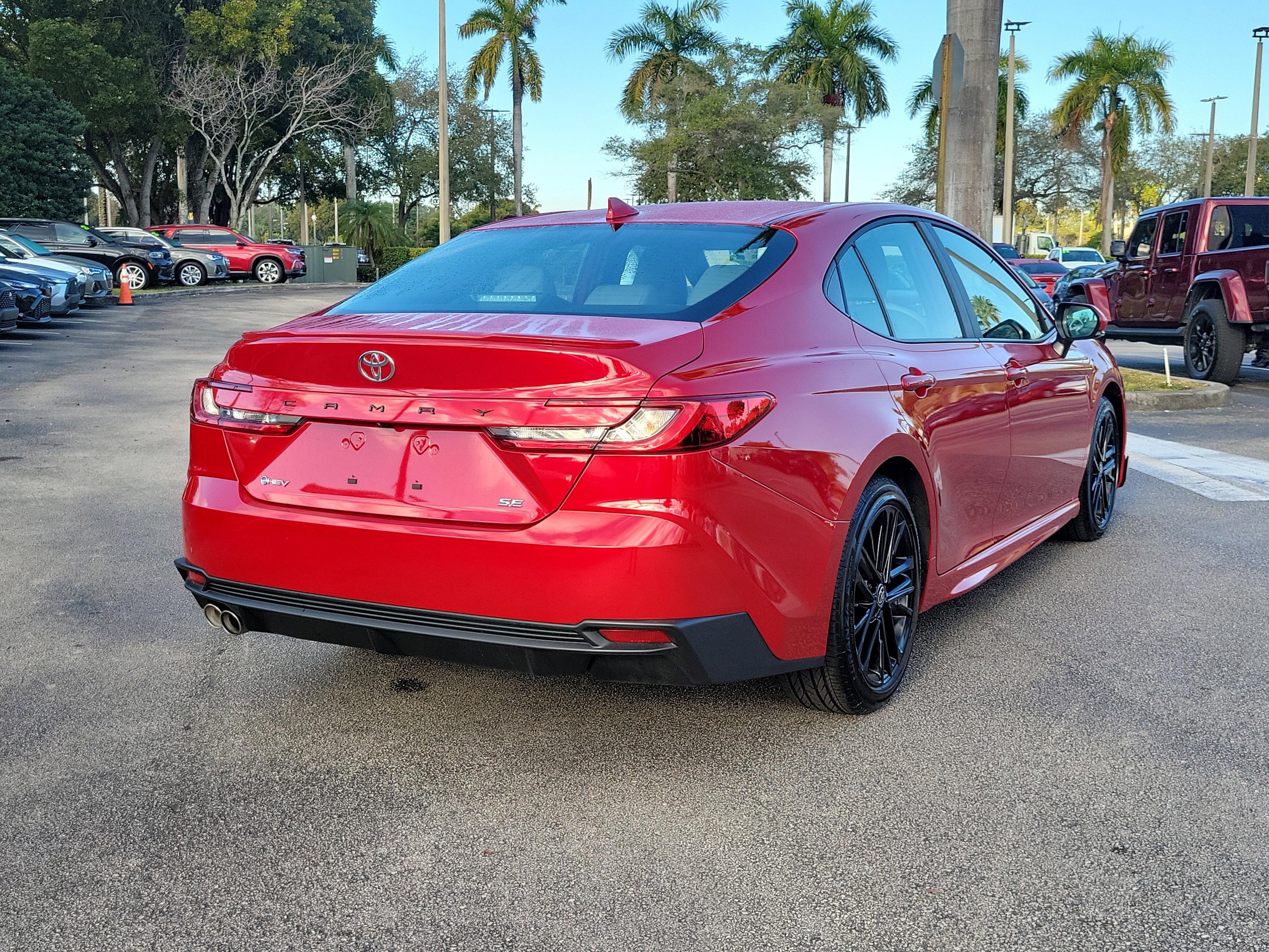 Toyota Camry Se Fwd - Thumbnail 5