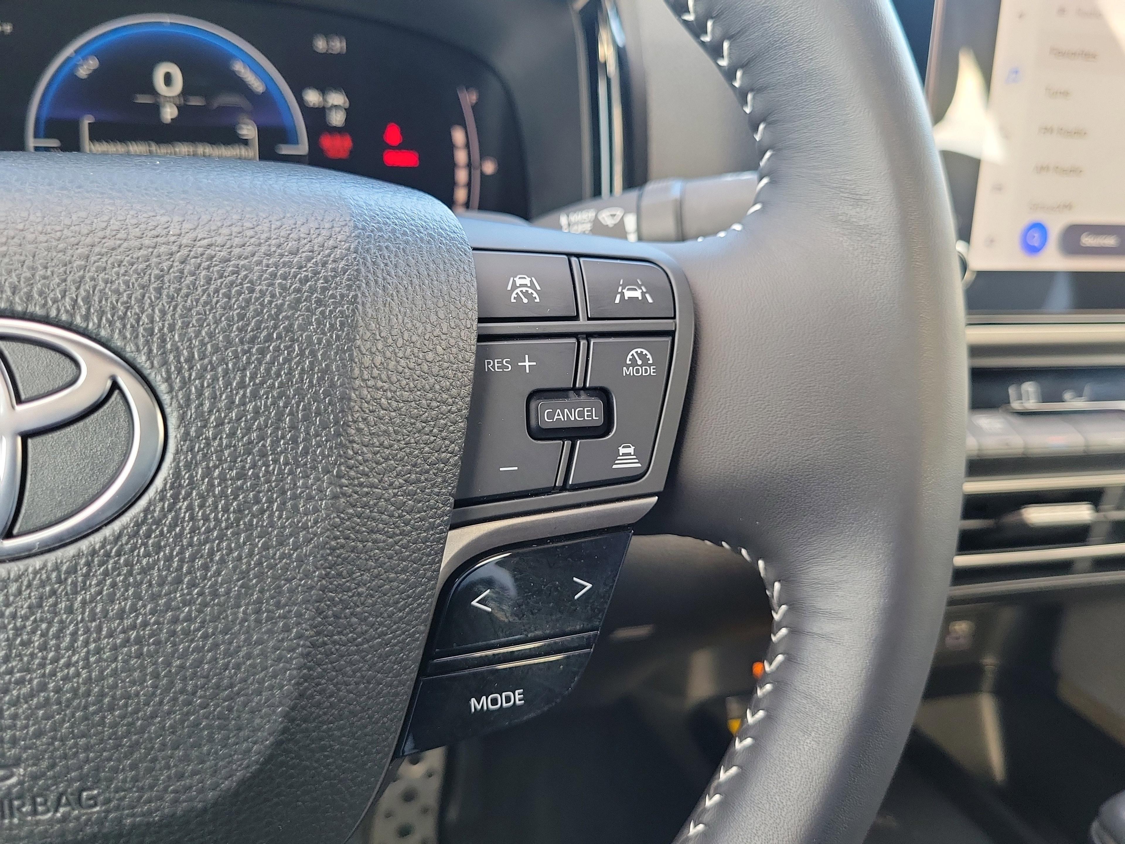 Toyota Camry Se Fwd - Thumbnail 18