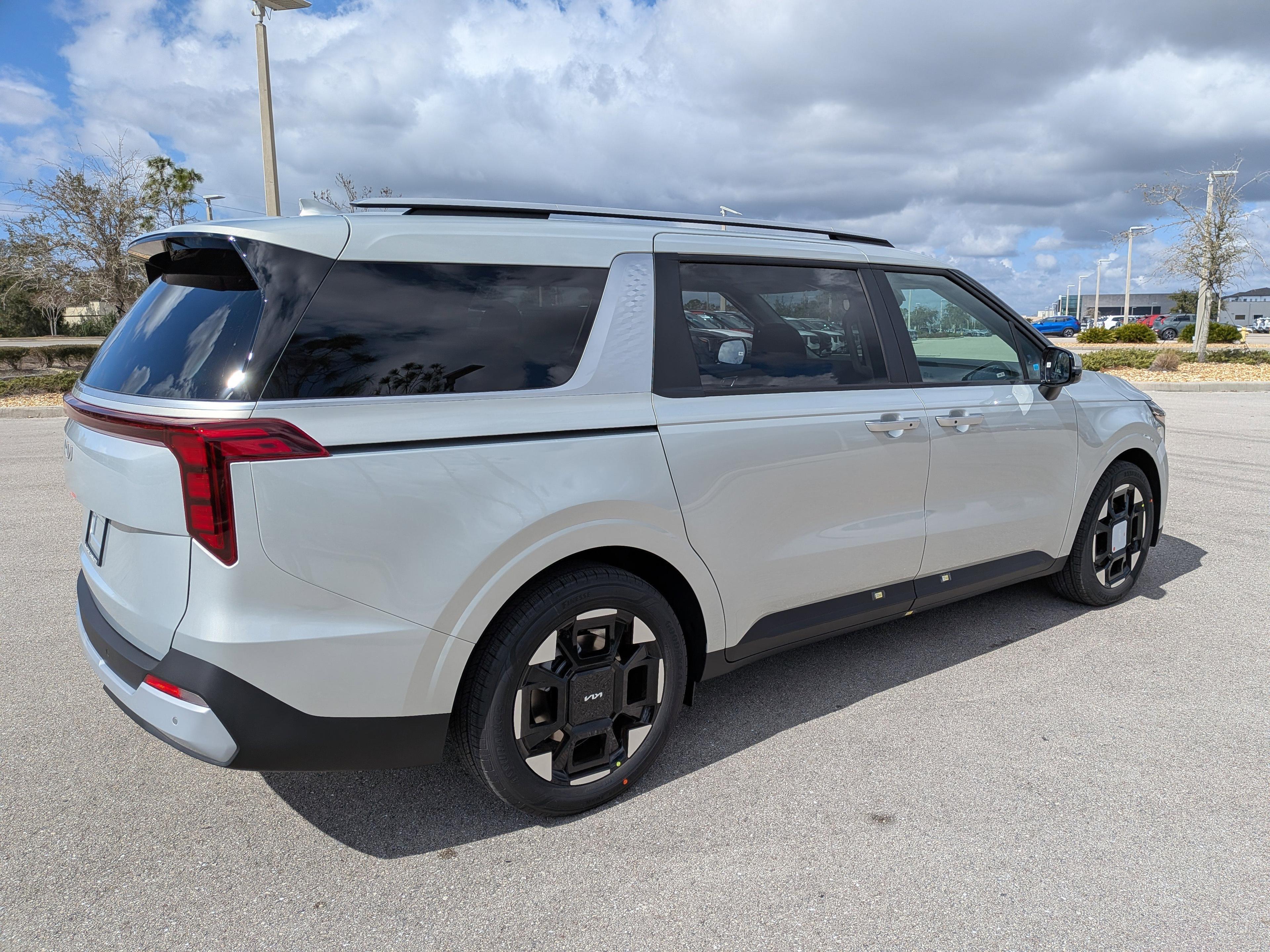 Kia Carnival Mpv Ex - Thumbnail 4