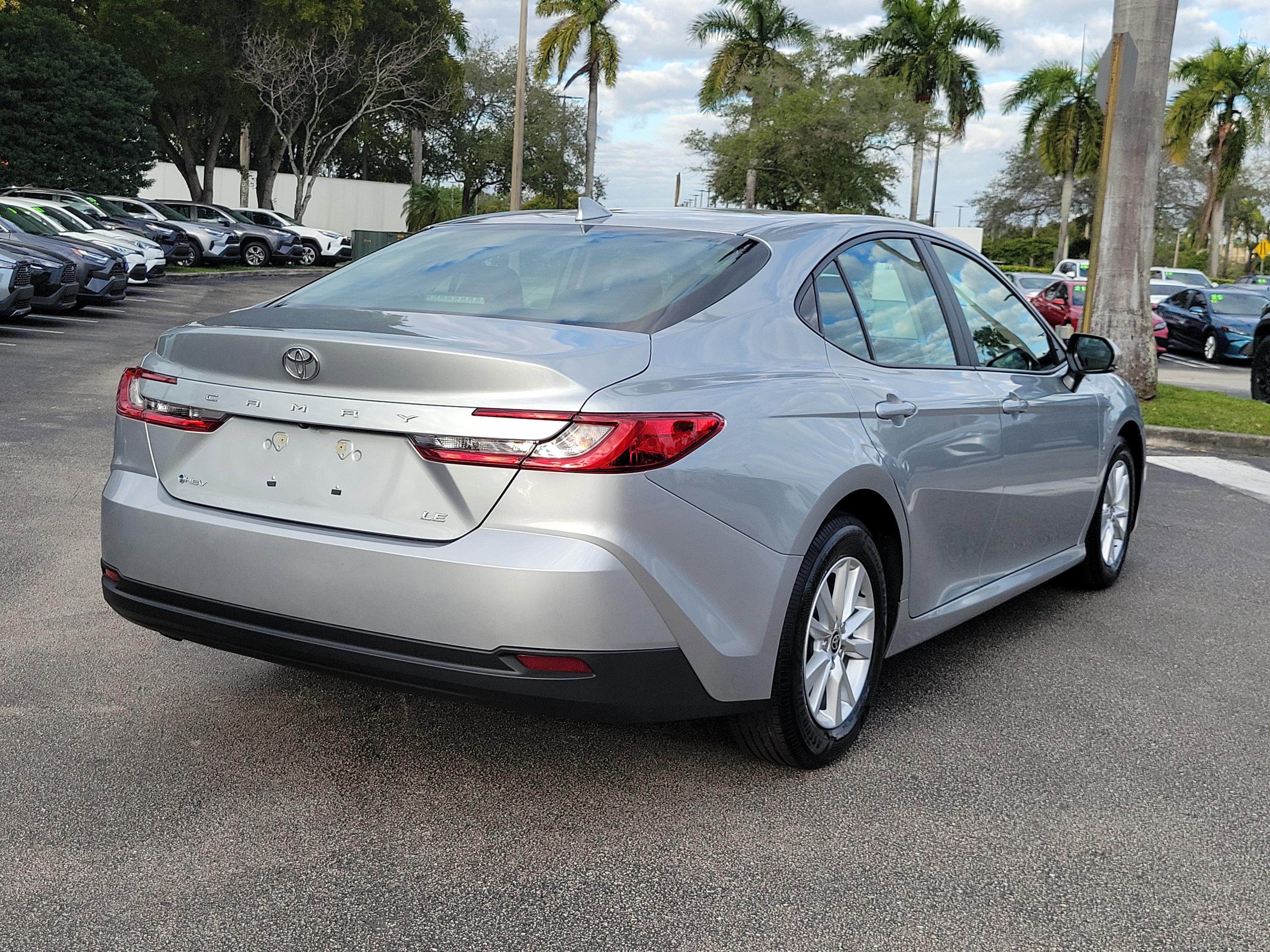 Toyota Camry Le Fwd - Thumbnail 5