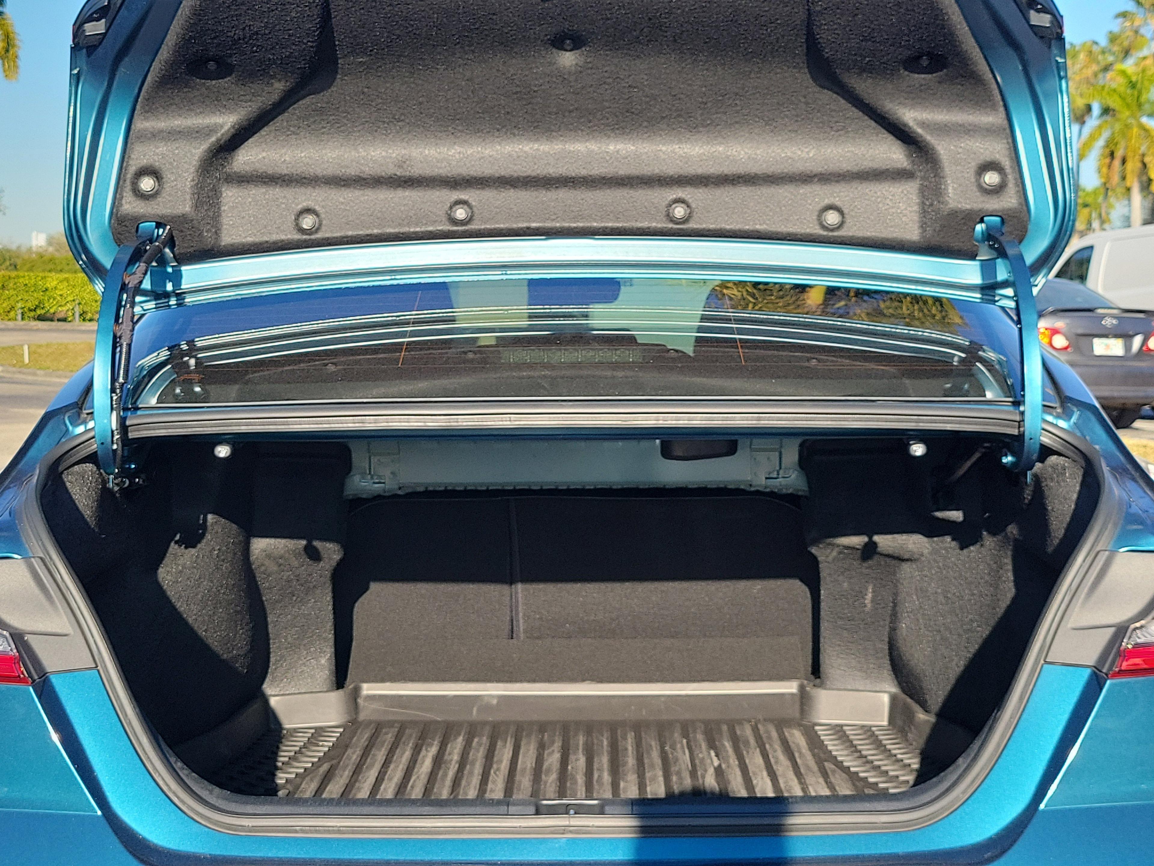 Toyota Camry Xse Fwd - Thumbnail 8