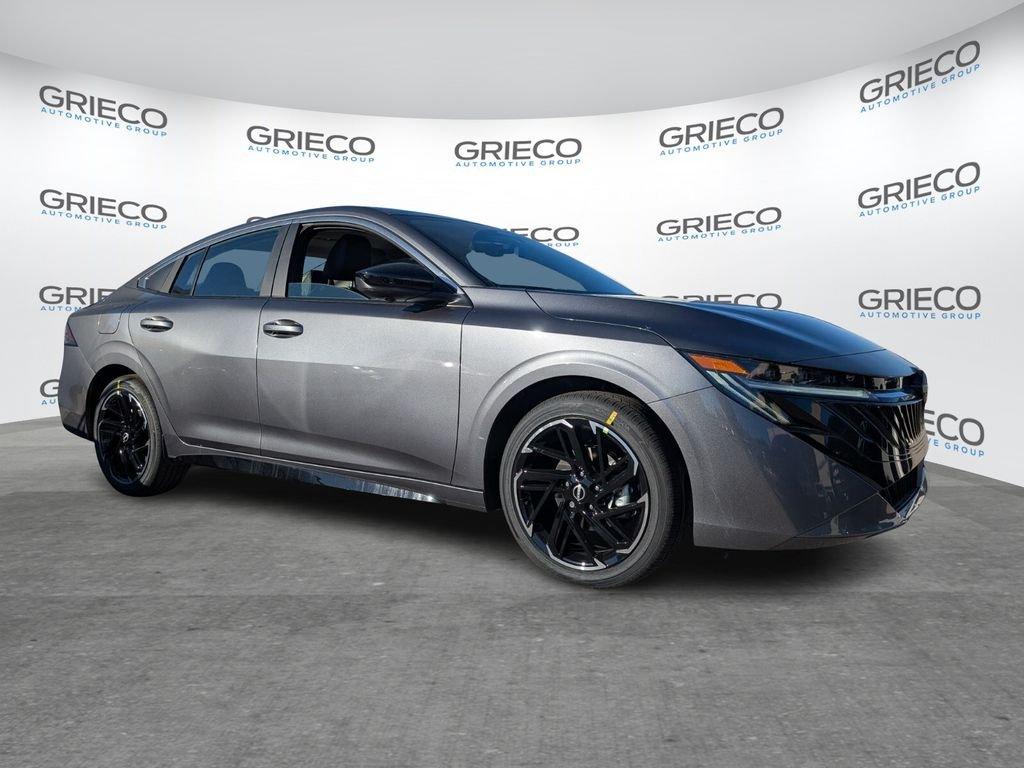 Nissan Sentra Sr - Thumbnail 2