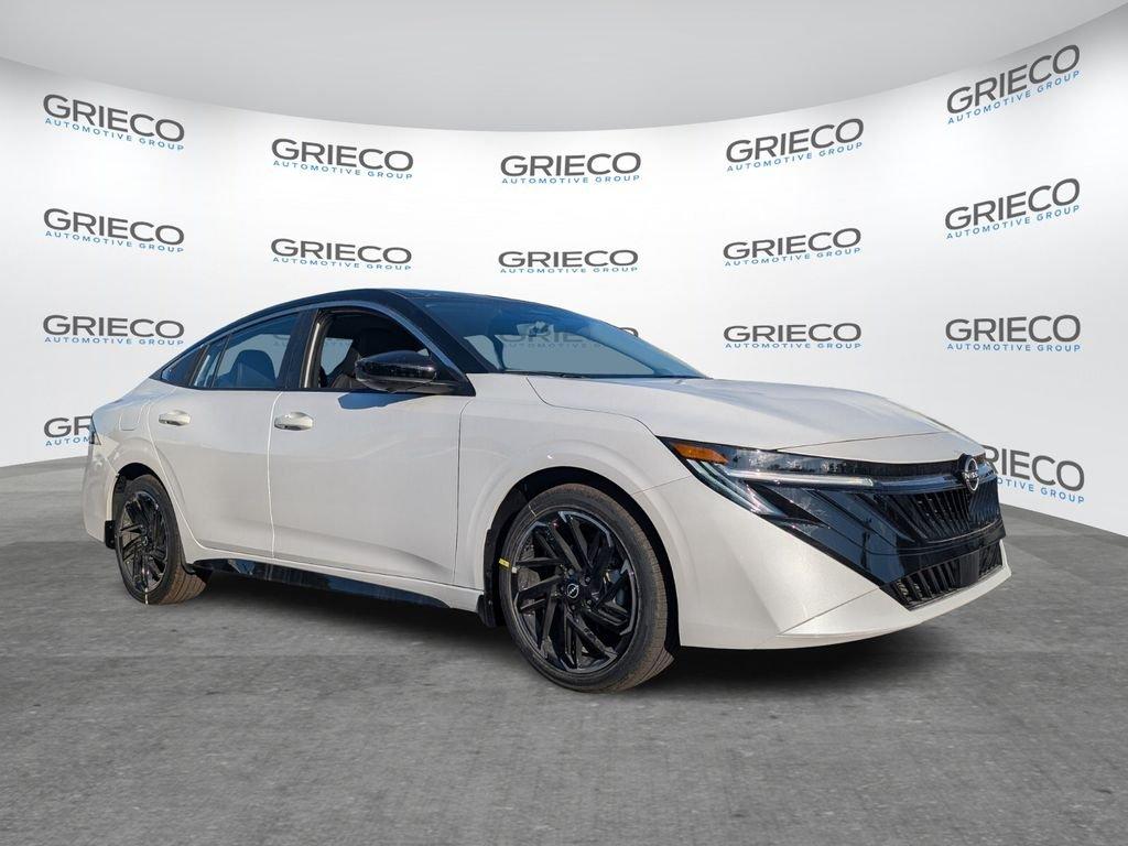 Nissan Sentra Sr - Thumbnail 2