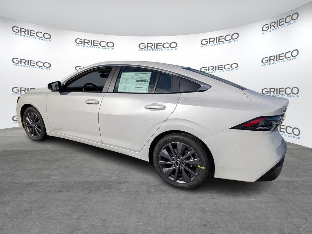 Nissan Sentra Sl - Thumbnail 6