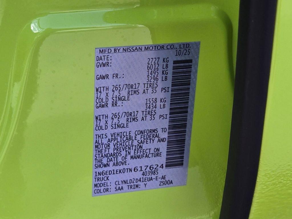 Nissan Frontier Crew Cab Pro-4X® - Thumbnail 15