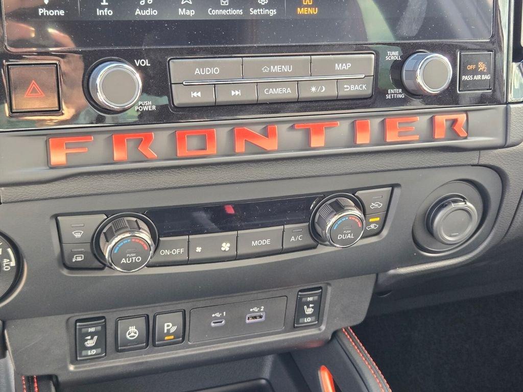 Nissan Frontier Crew Cab Pro-4X® - Thumbnail 18