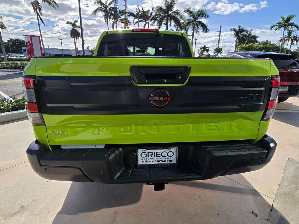 Nissan Frontier Crew Cab Pro-4X® - Thumbnail 13