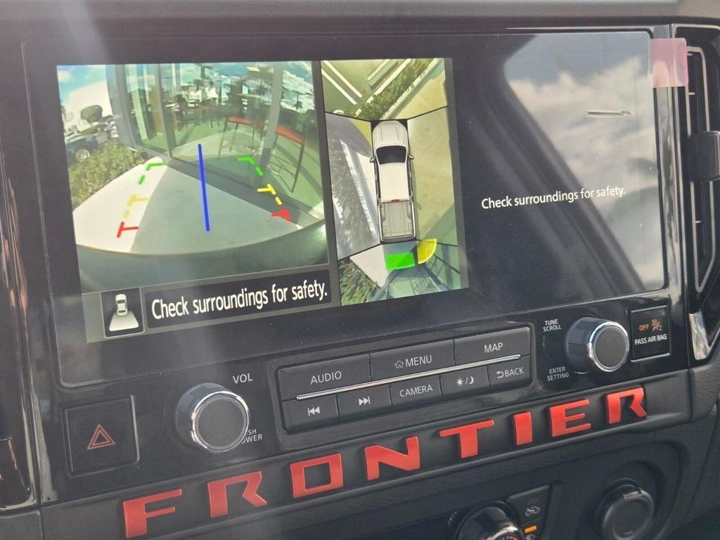 Nissan Frontier Crew Cab Pro-4X® - Thumbnail 17