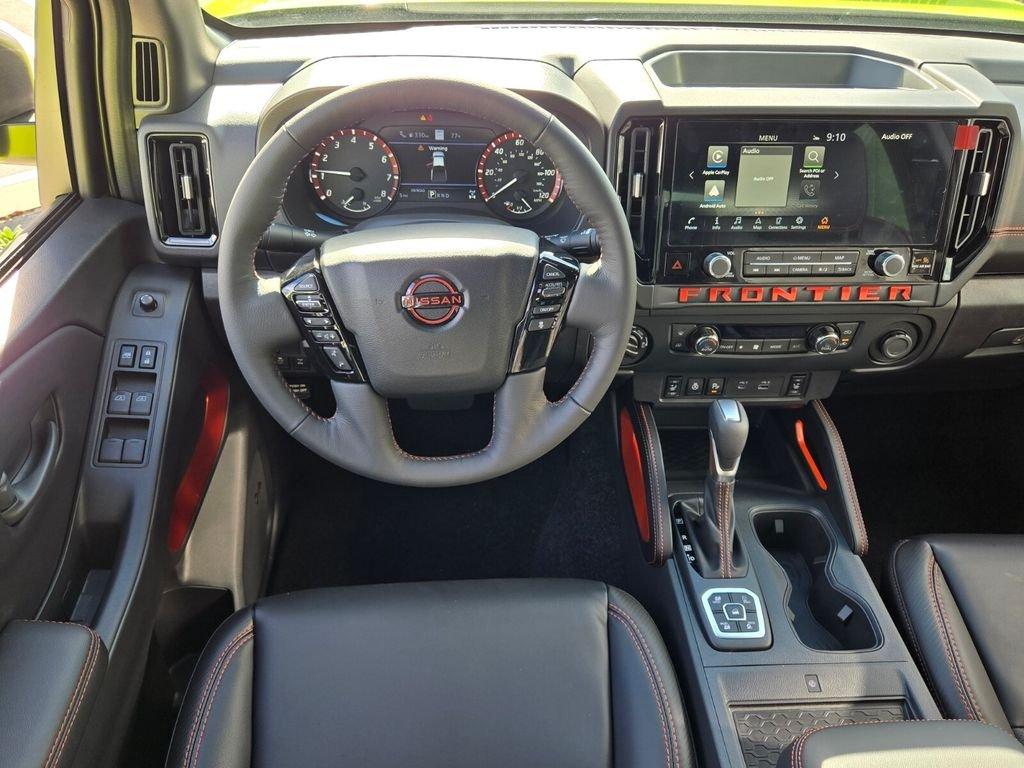 Nissan Frontier Crew Cab Pro-4X® - Thumbnail 9
