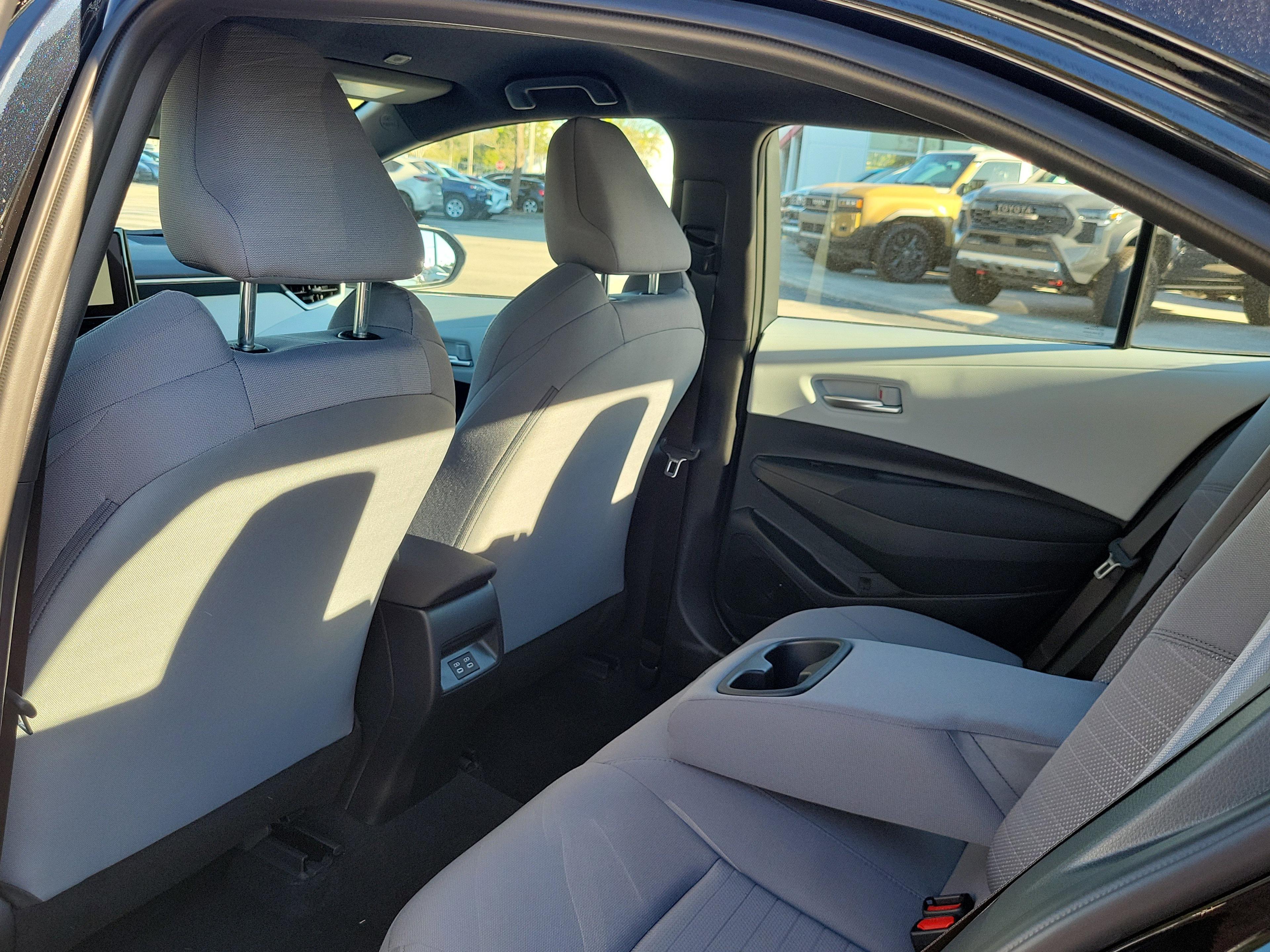 Toyota Corolla Se Fwd - Thumbnail 9