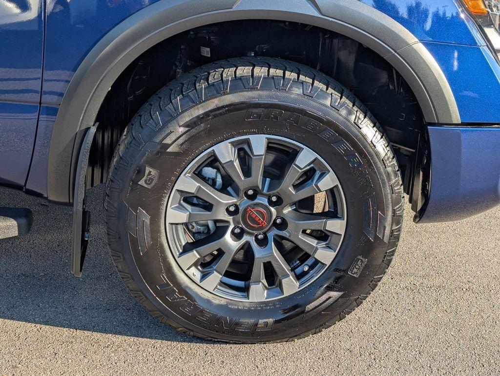 Nissan Titan Pro-4X - Thumbnail 10