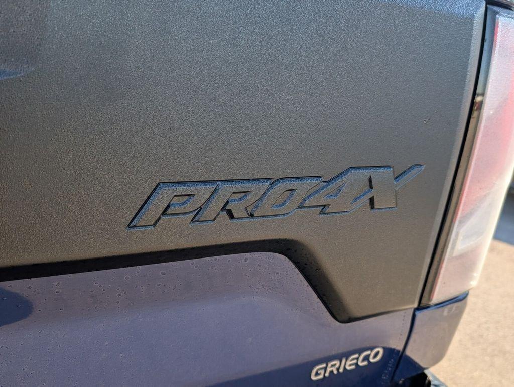 Nissan Titan Pro-4X - Thumbnail 16