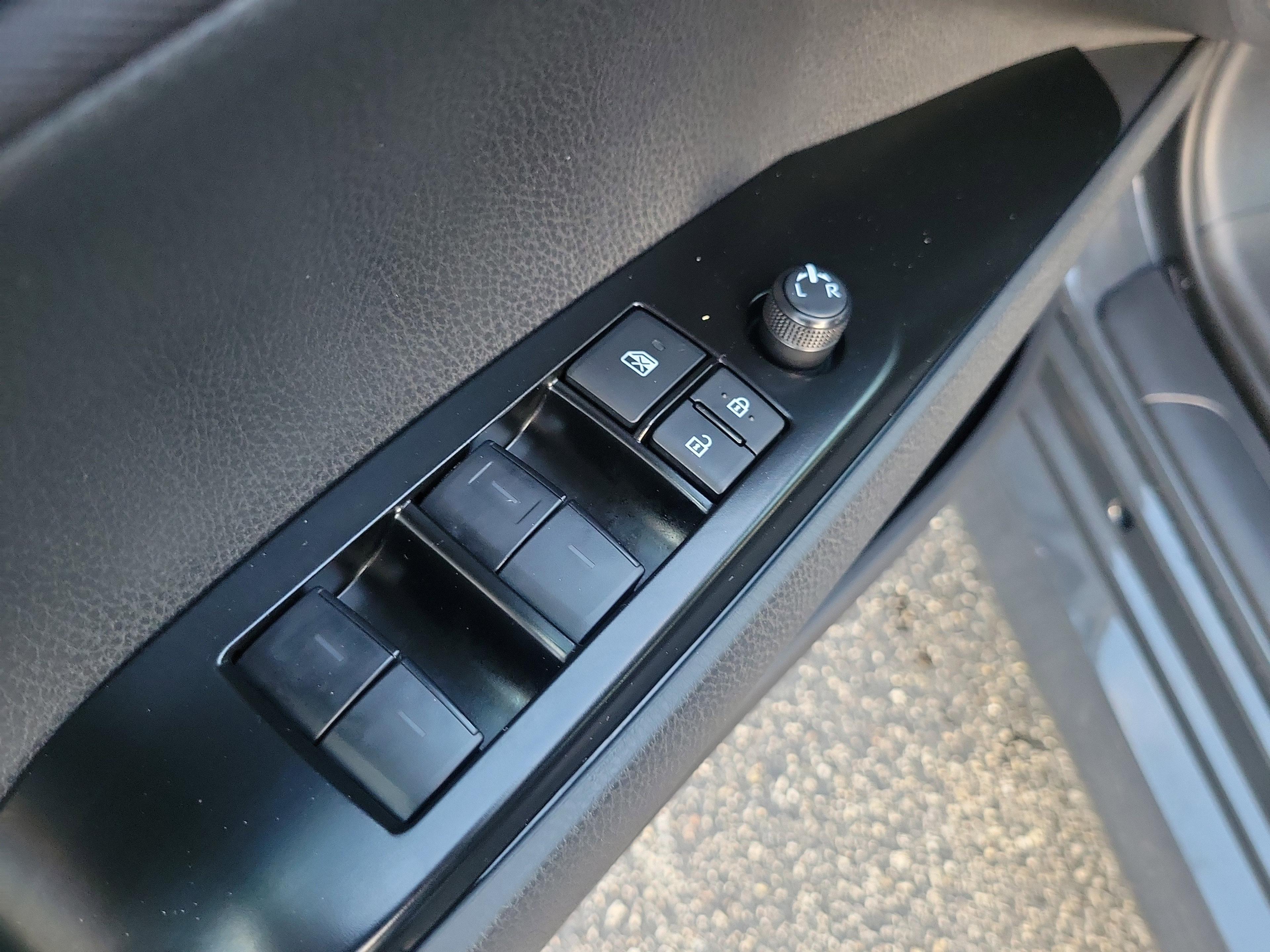 Toyota Camry Le Fwd - Thumbnail 14