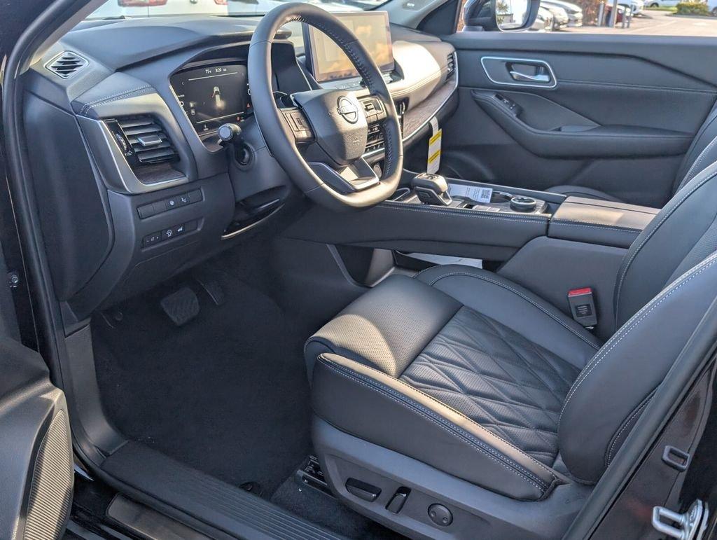 Nissan Rogue Platinum - Thumbnail 12