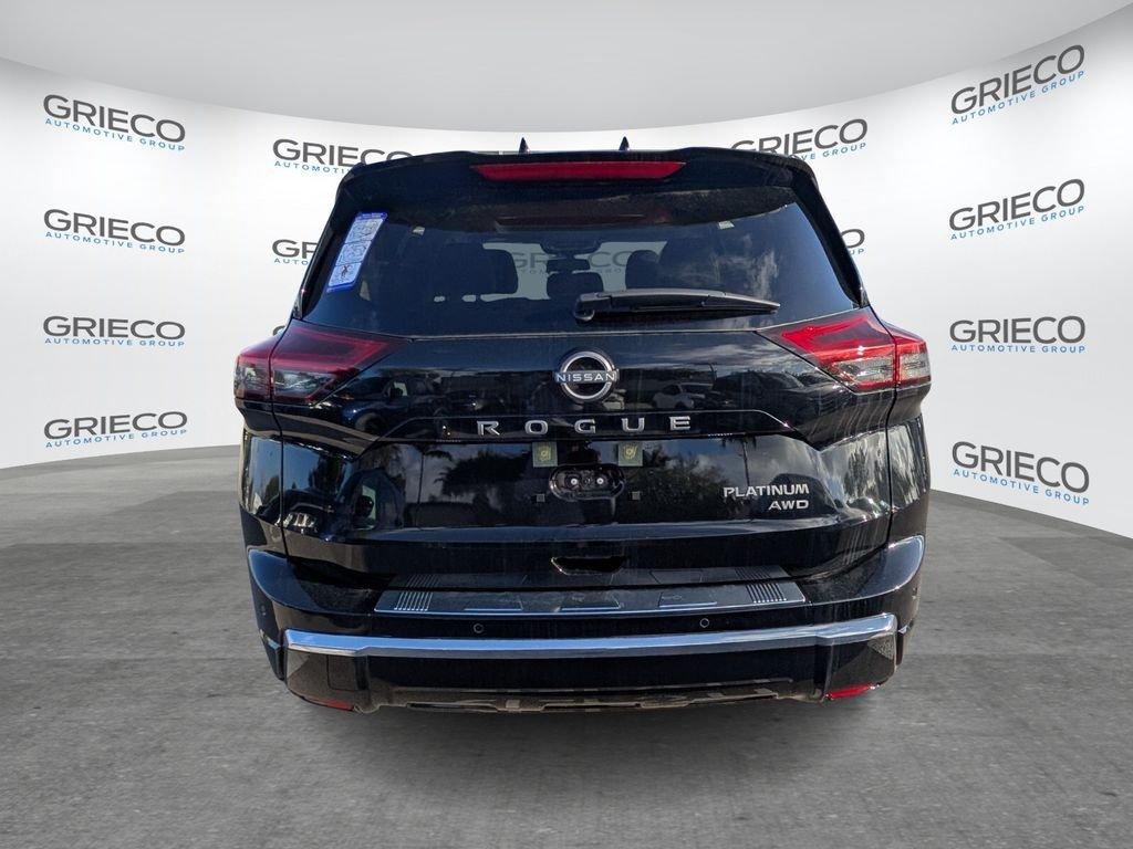 Nissan Rogue Platinum - Thumbnail 7