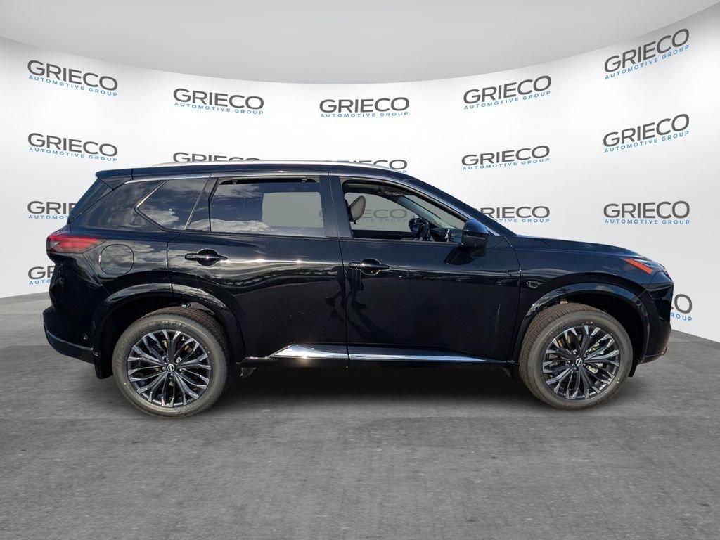 Nissan Rogue Platinum - Thumbnail 9