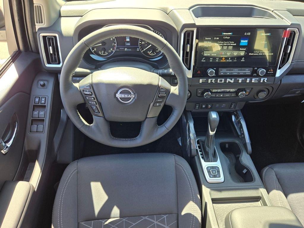 Nissan Frontier Crew Cab Sv - Thumbnail 9