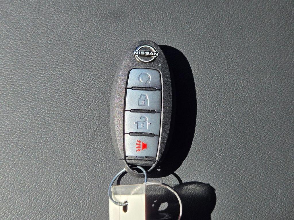 Nissan Frontier Crew Cab Pro-X® - Thumbnail 20