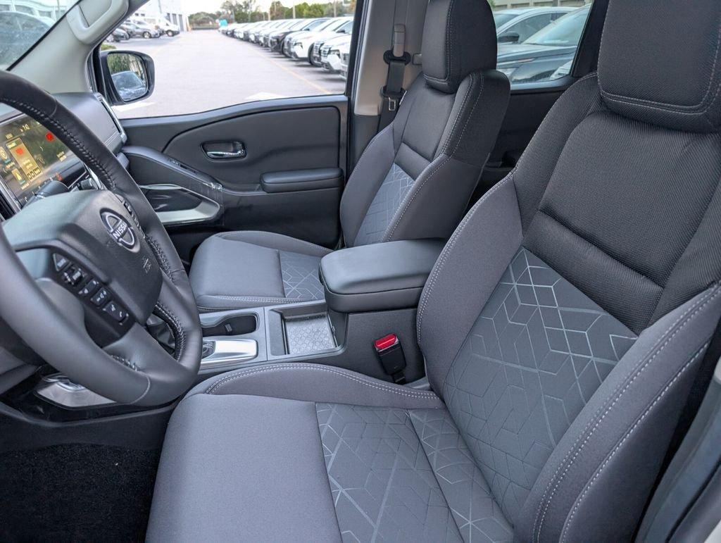 Nissan Frontier Crew Cab Sv - Thumbnail 7