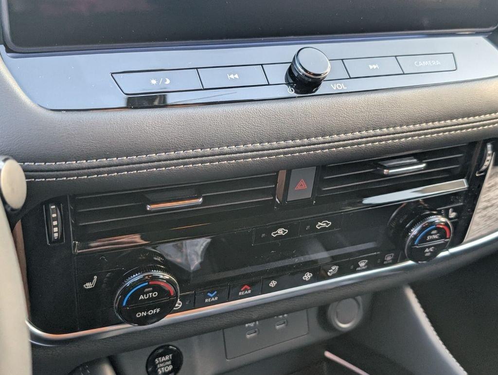 Nissan Rogue Platinum - Thumbnail 15