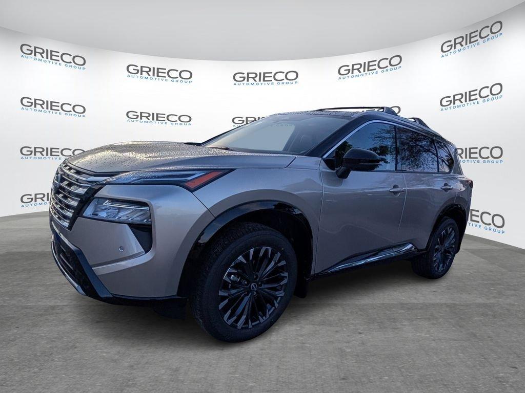 Nissan Rogue Platinum - Thumbnail 4