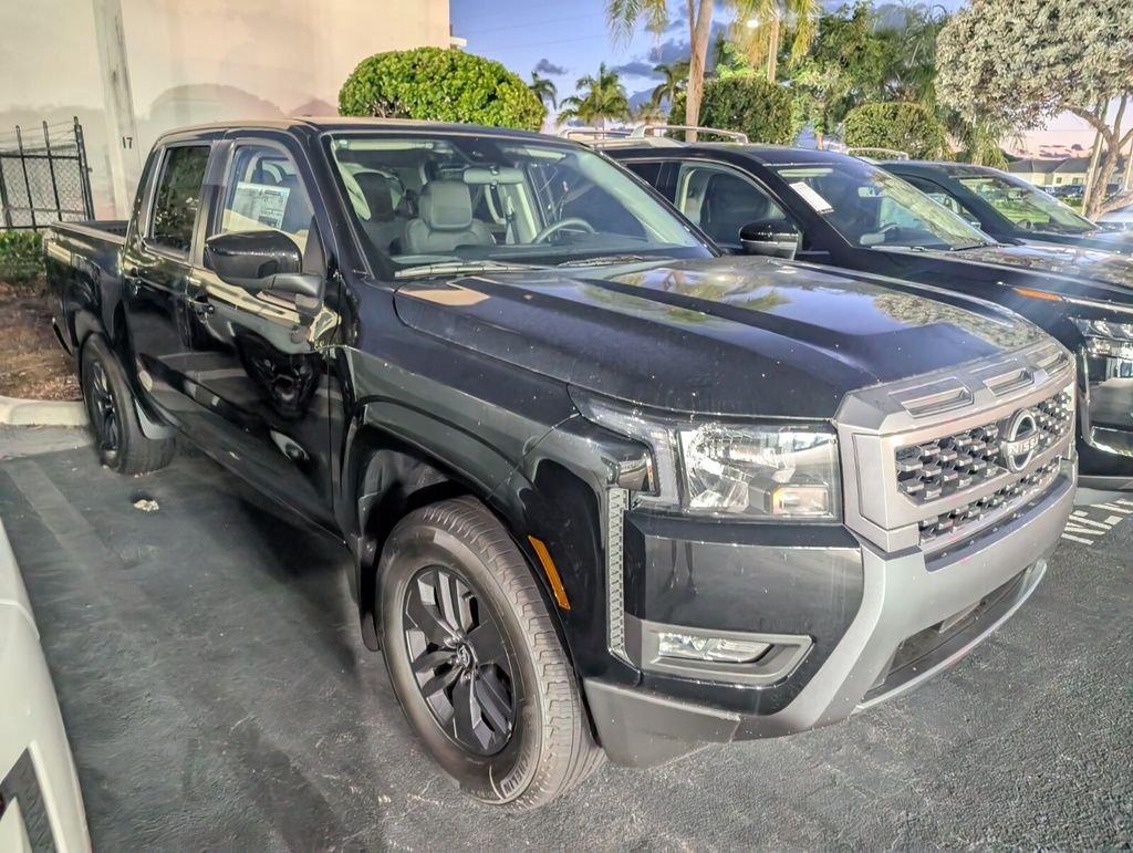 Nissan Frontier Crew Cab Sv - Thumbnail 3