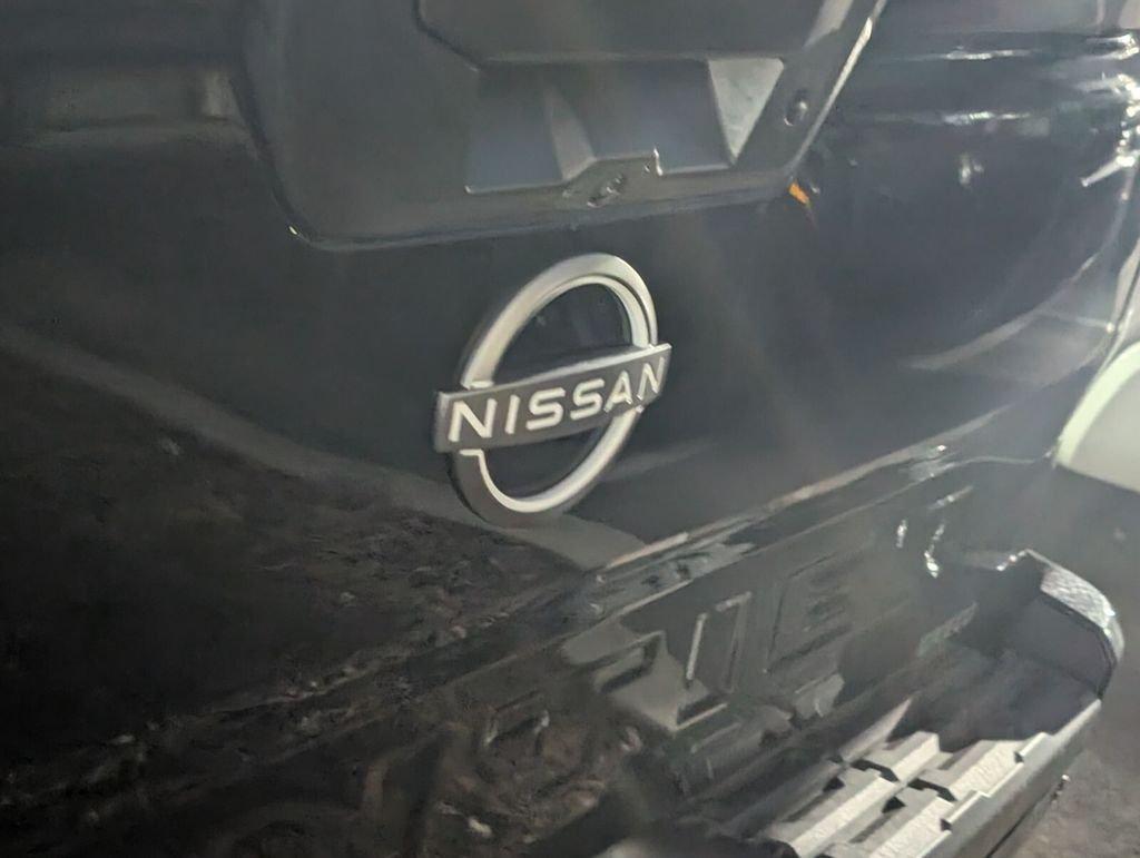 Nissan Frontier Crew Cab Sv - Thumbnail 8