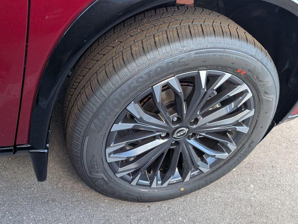 Nissan Rogue Platinum - Thumbnail 10