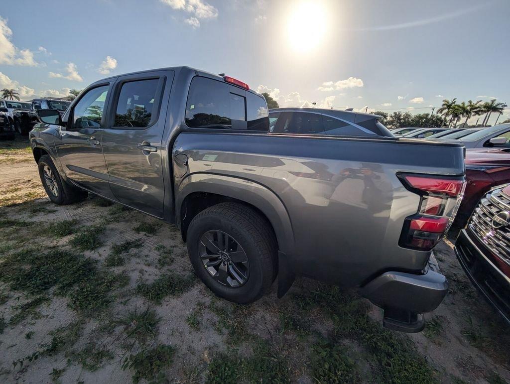 Nissan Frontier Crew Cab Sv - Thumbnail 9