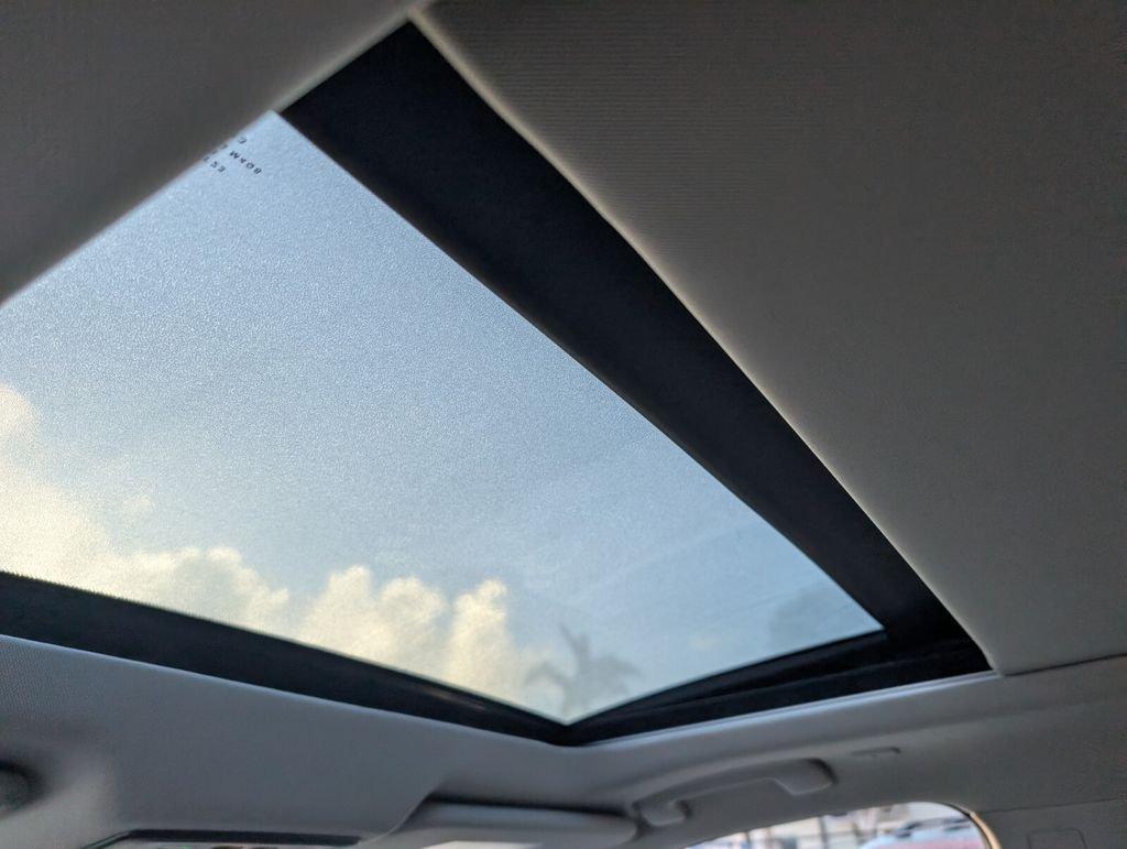 Nissan Rogue Platinum - Thumbnail 14